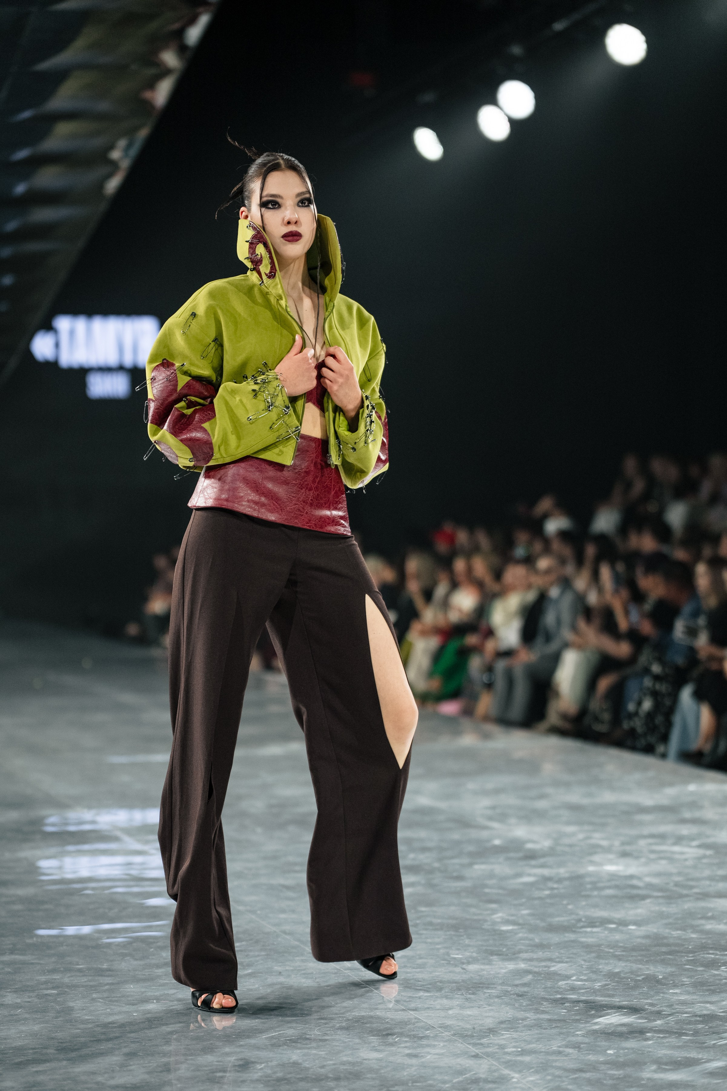 Visa Fashion Week SAKH. Сайт Алматинского НЮ АРТ, будуар и фэшн фотографа Дениса Карпенко