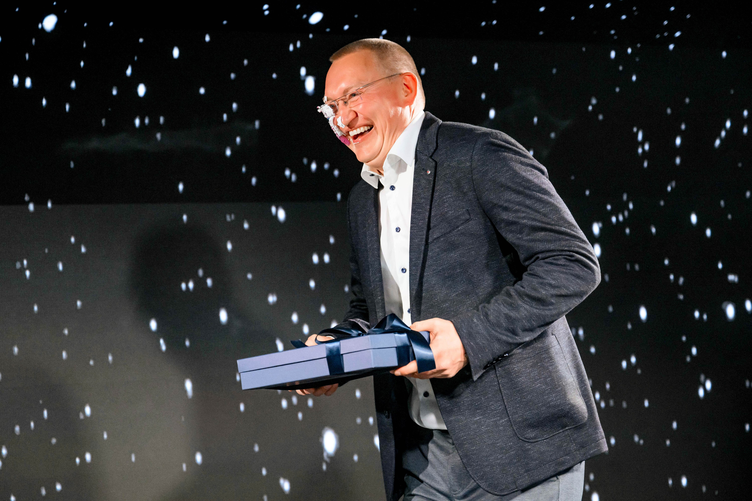 Happy Birthday. Максим Комаров — Профессиональный фотограф