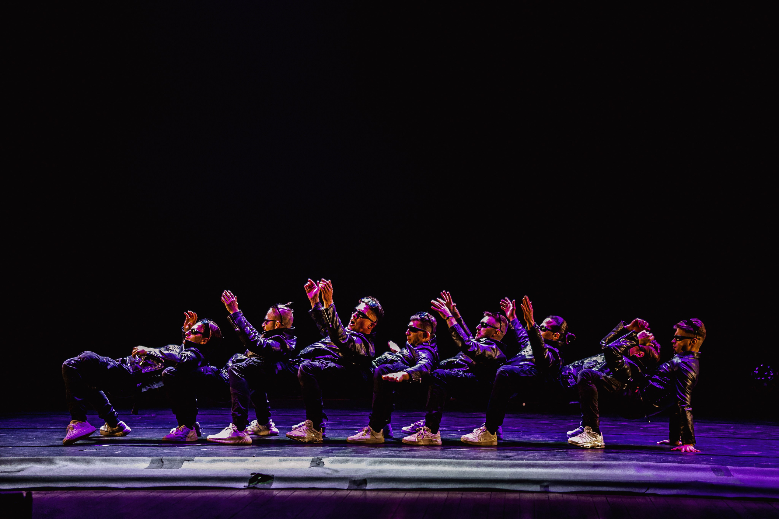 Шоу «Под дождём» 03 / 2025. ФОТОГРАФ ЕКАТЕРИНБУРГ