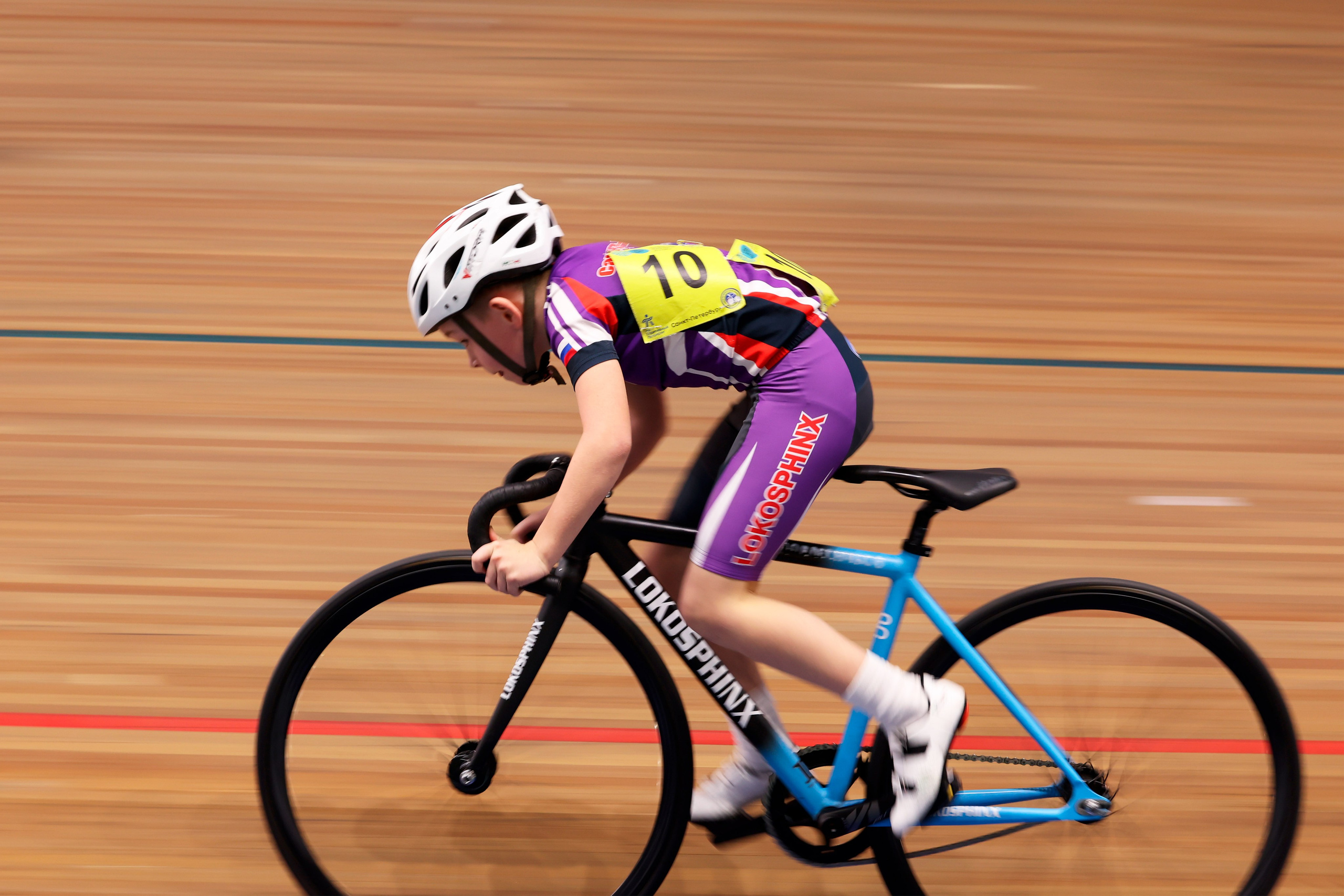 Пятый этап Региональных соревнований по велоспорту на треке (Гит, Скретч) 15.03.2025. Спортивный и репортажный фотограф Антон Тереханов