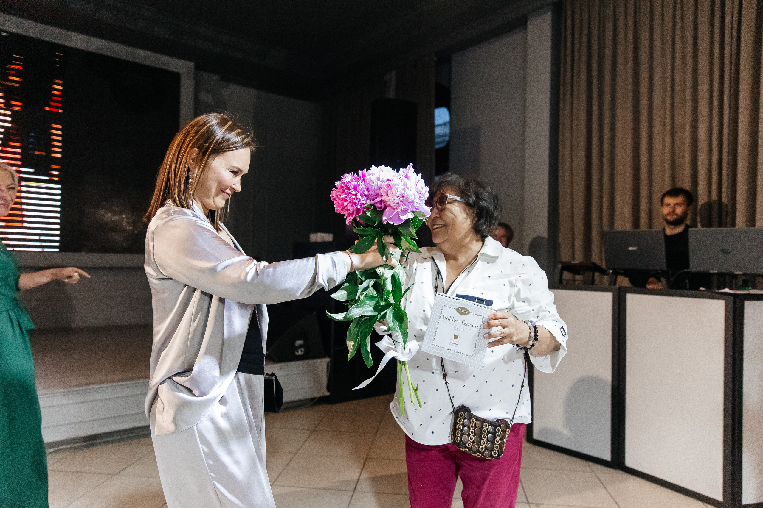 2023-06-23 Выпускной МБОУ СОШ № 10. Фотограф в Красноярске