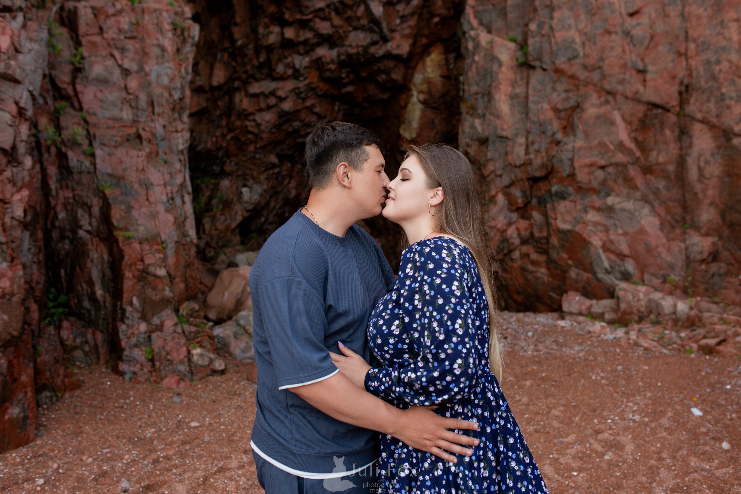 Фотосессия предложения руки и сердца во Владивостоке. Портретный, свадебный, репортажный фотограф во Владивостоке Юлиана Джули Фокс