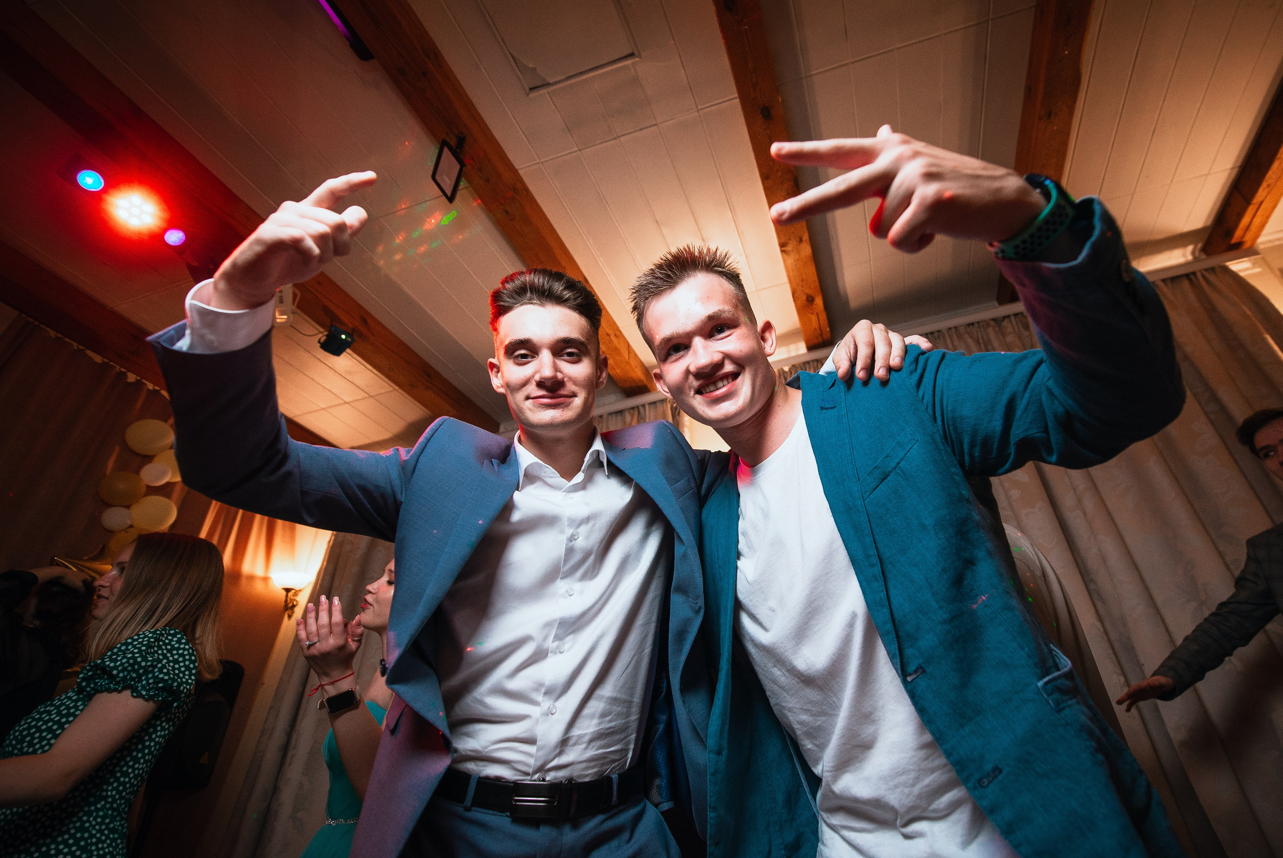 Выпускные школ. Свадебный и репортажный фотограф