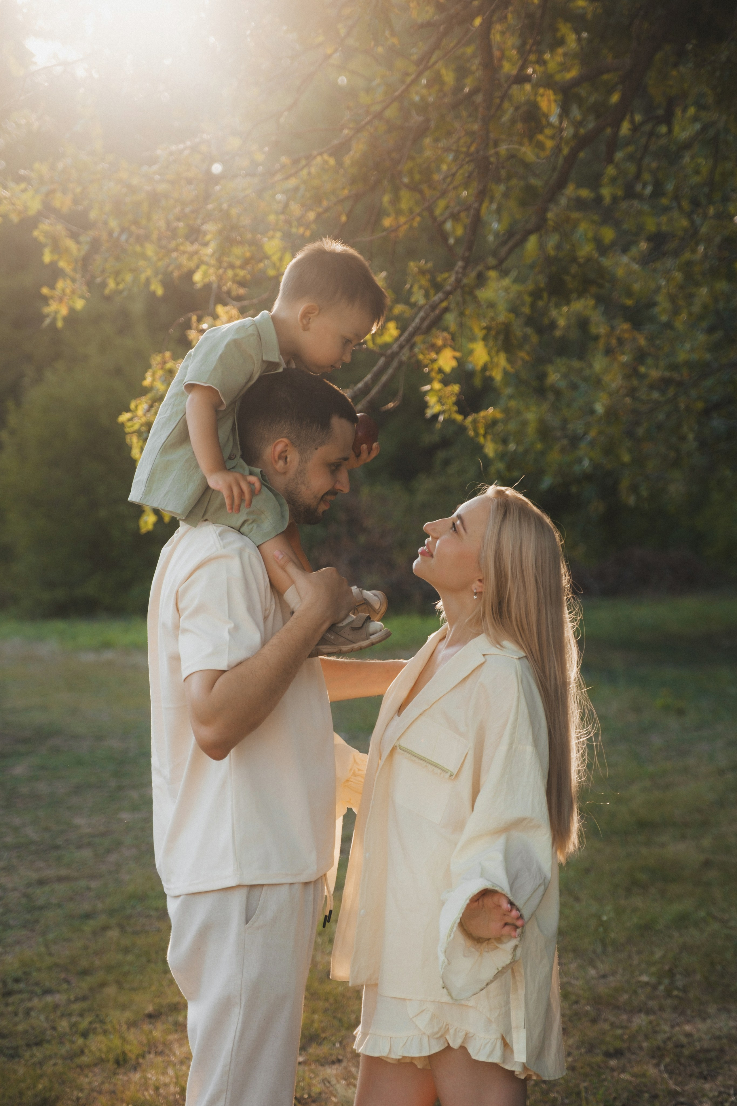 Вика, Дима и Мирон. Свадебный и семейный фотограф в Волгограде