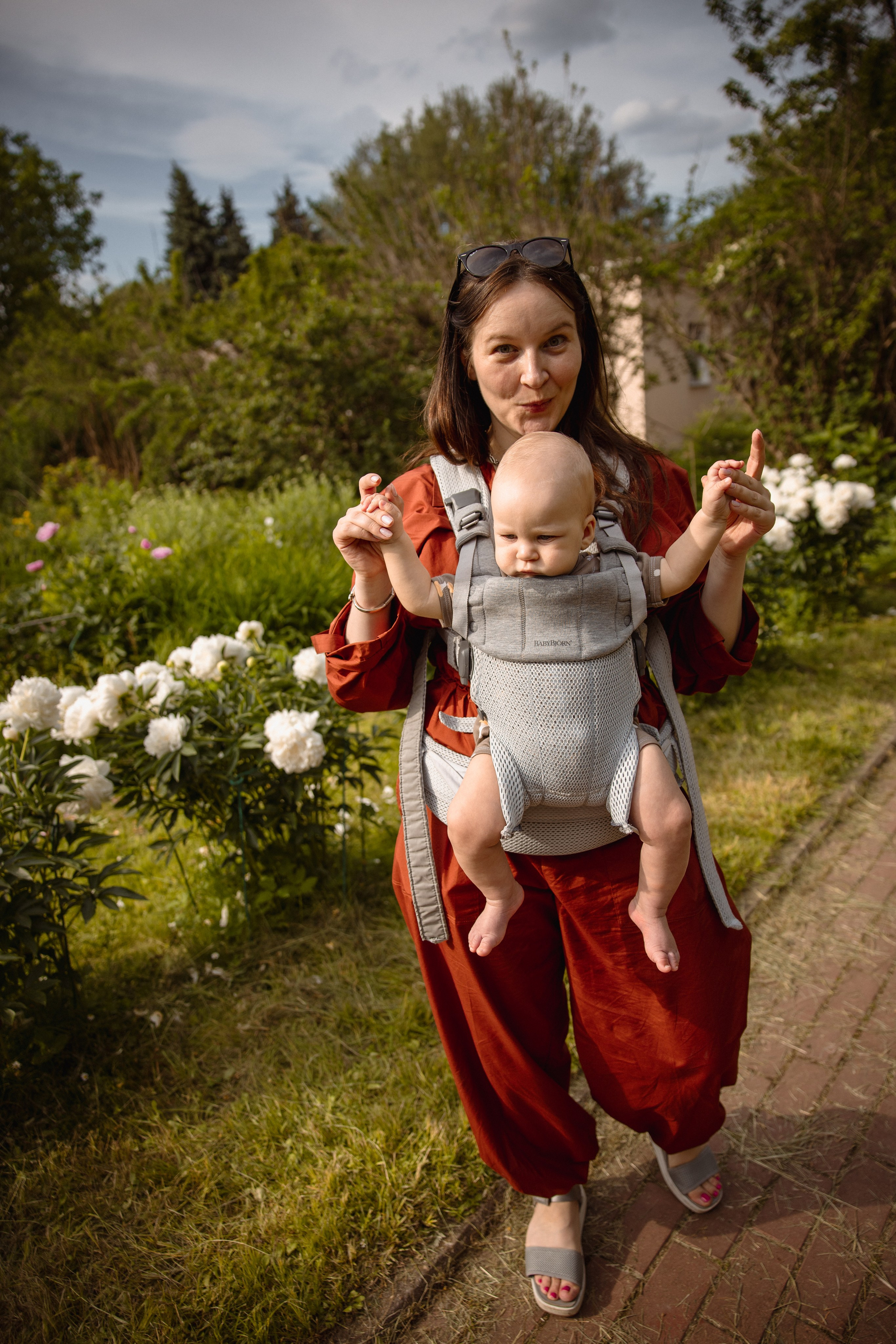 Настя с сыном у Alma-Mater. Ваш семейный newborn и lifestyle фотограф в СПБ Наталья Журавлева