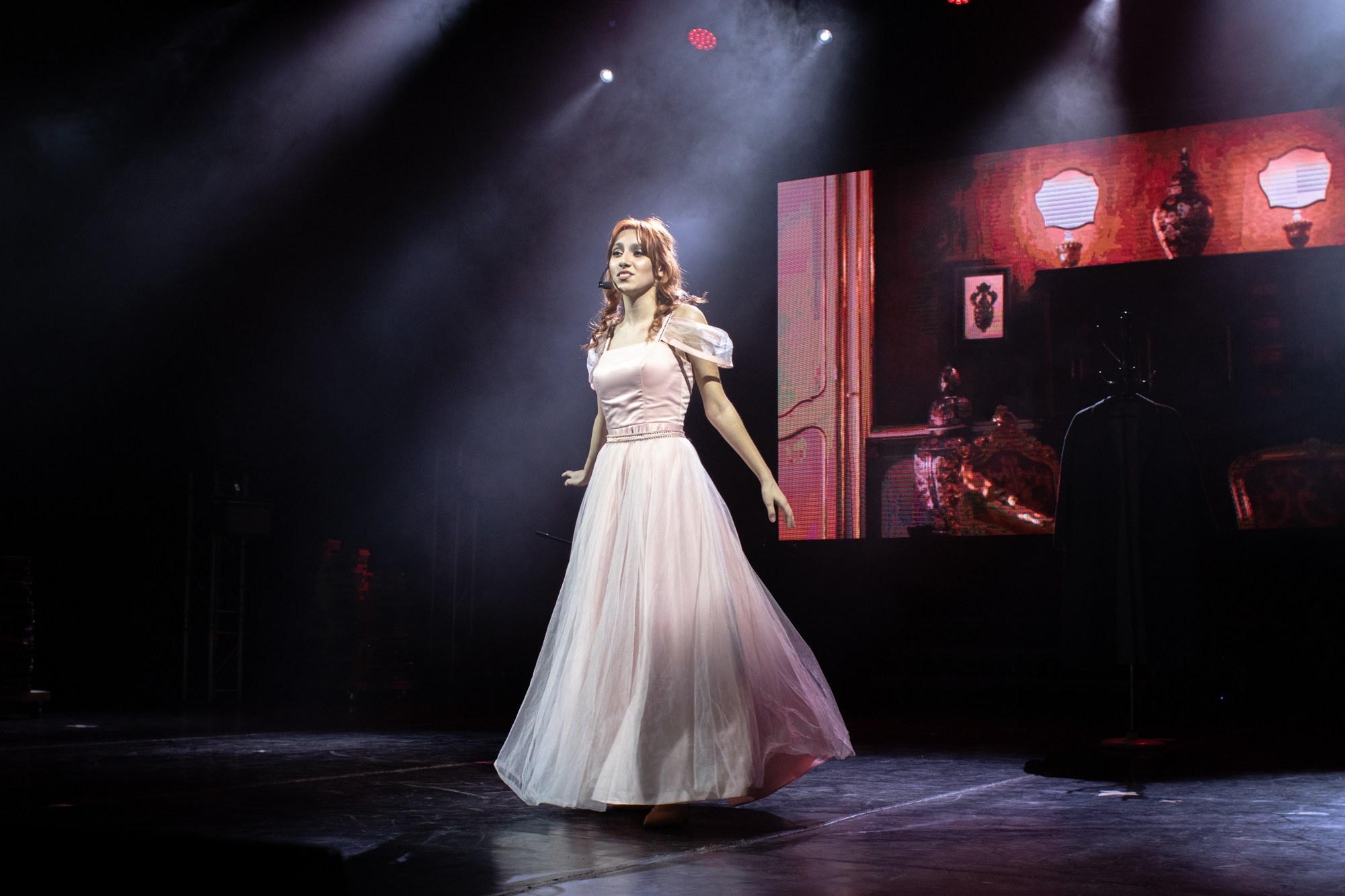 Конкурс красоты Мисс КубГУ 2021. Репортажный, промышленный и маркетплейс-фотограф Дмитрий Чернат