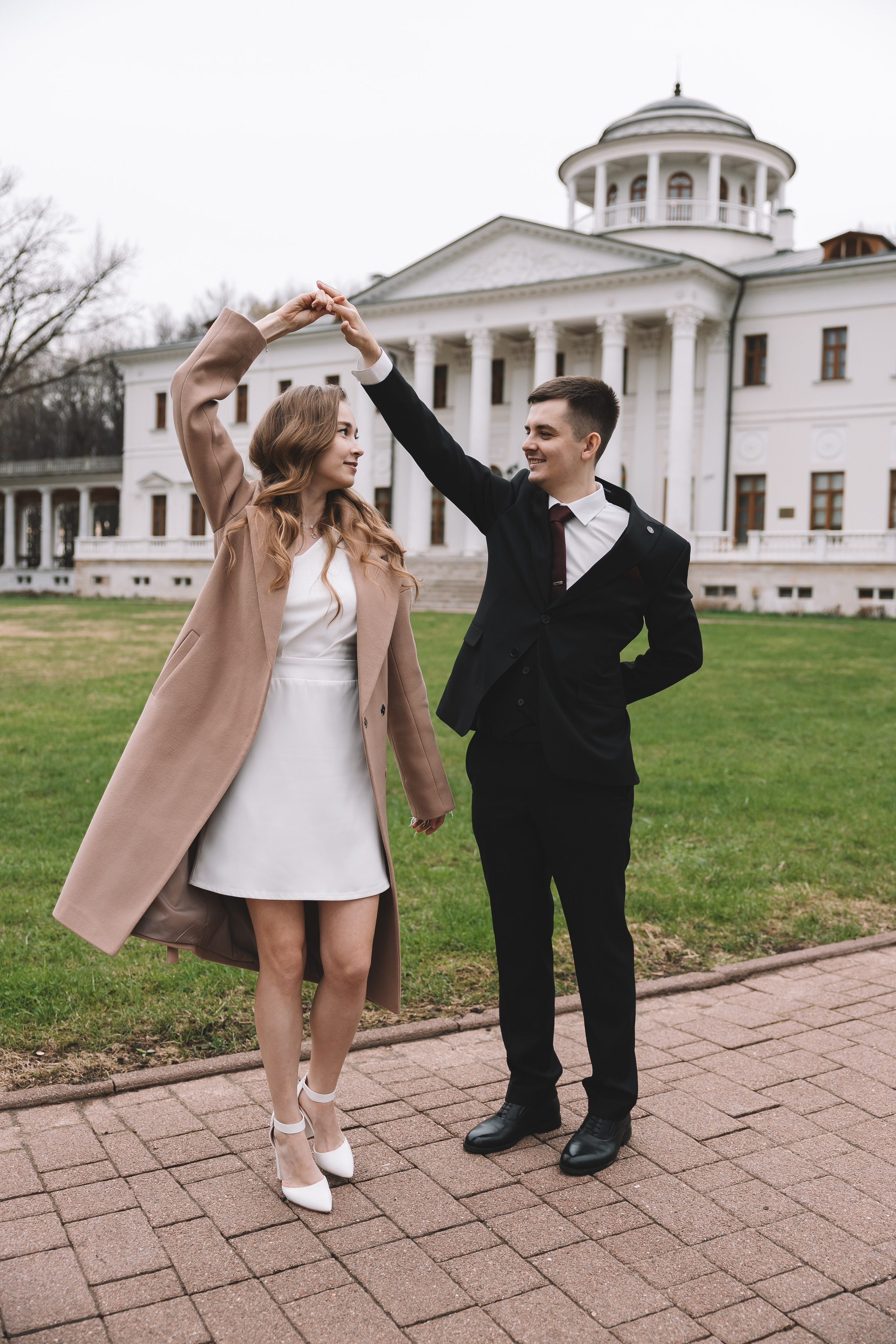 Свадебная фотосессия в Усадьбе Остафьево. Свадебный фотограф в Москве — Оскар Гелманов