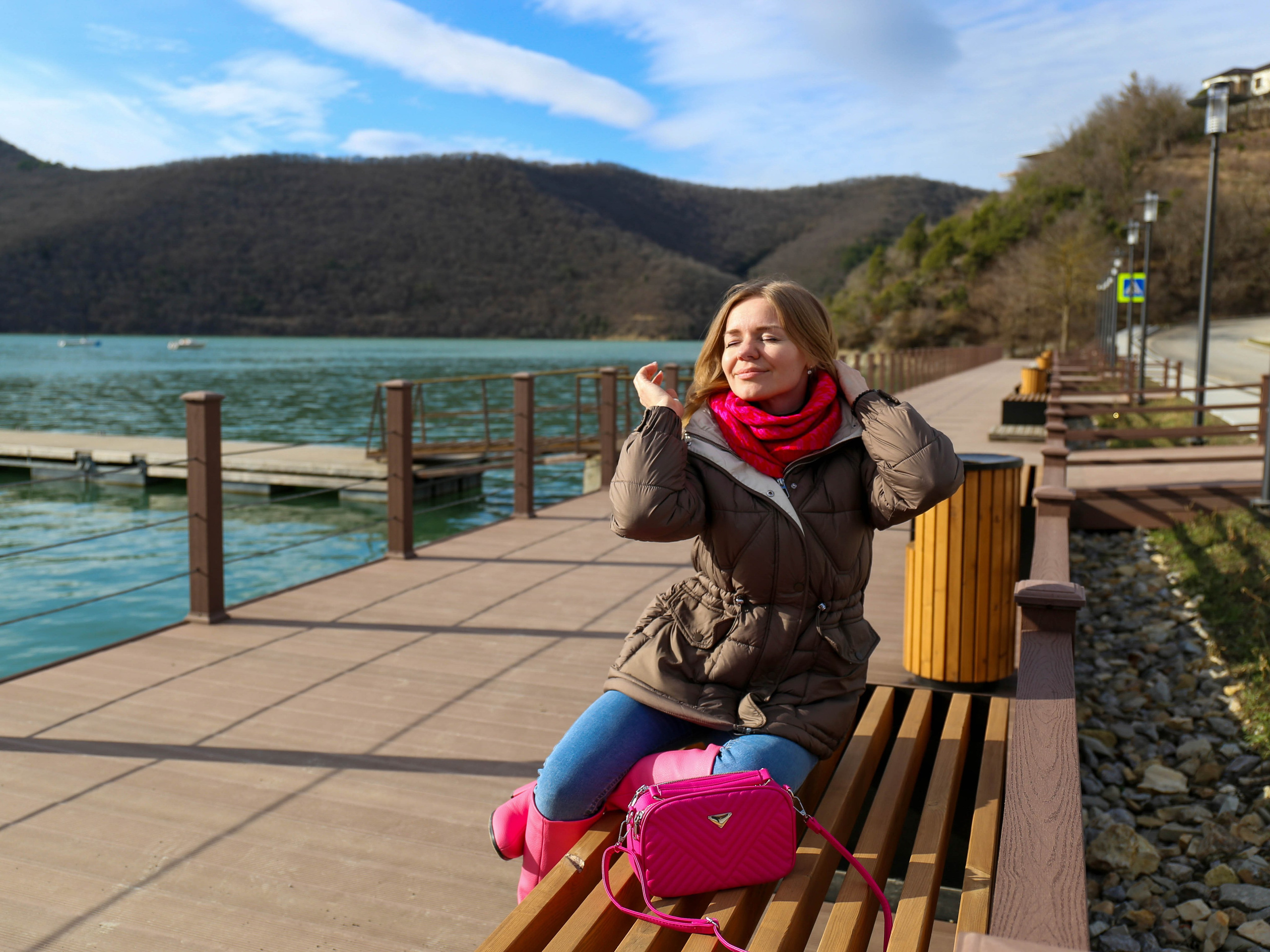 Зимняя фотосессия в Абрау-Дюрсо. Семейный и детский фотограф Екатерина Черняева. Снимаю портреты, love story, фотопрогулки, работаю на улице, в кафе, студии, дома у клиента