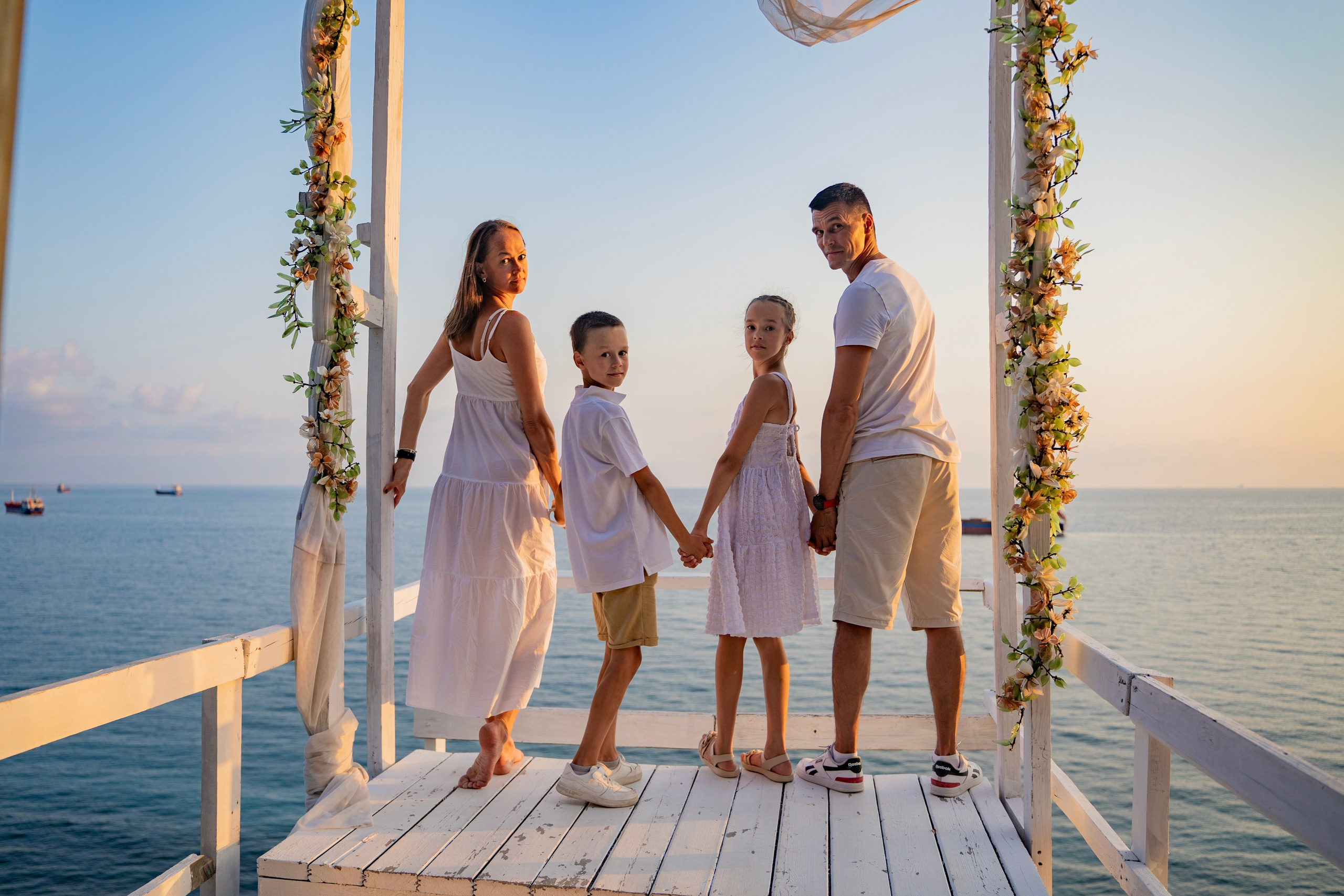 Летние съемки в Парке стекла. Семейный и детский фотограф Екатерина Черняева. Снимаю портреты, love story, фотопрогулки, работаю на улице, в кафе, студии, дома у клиента