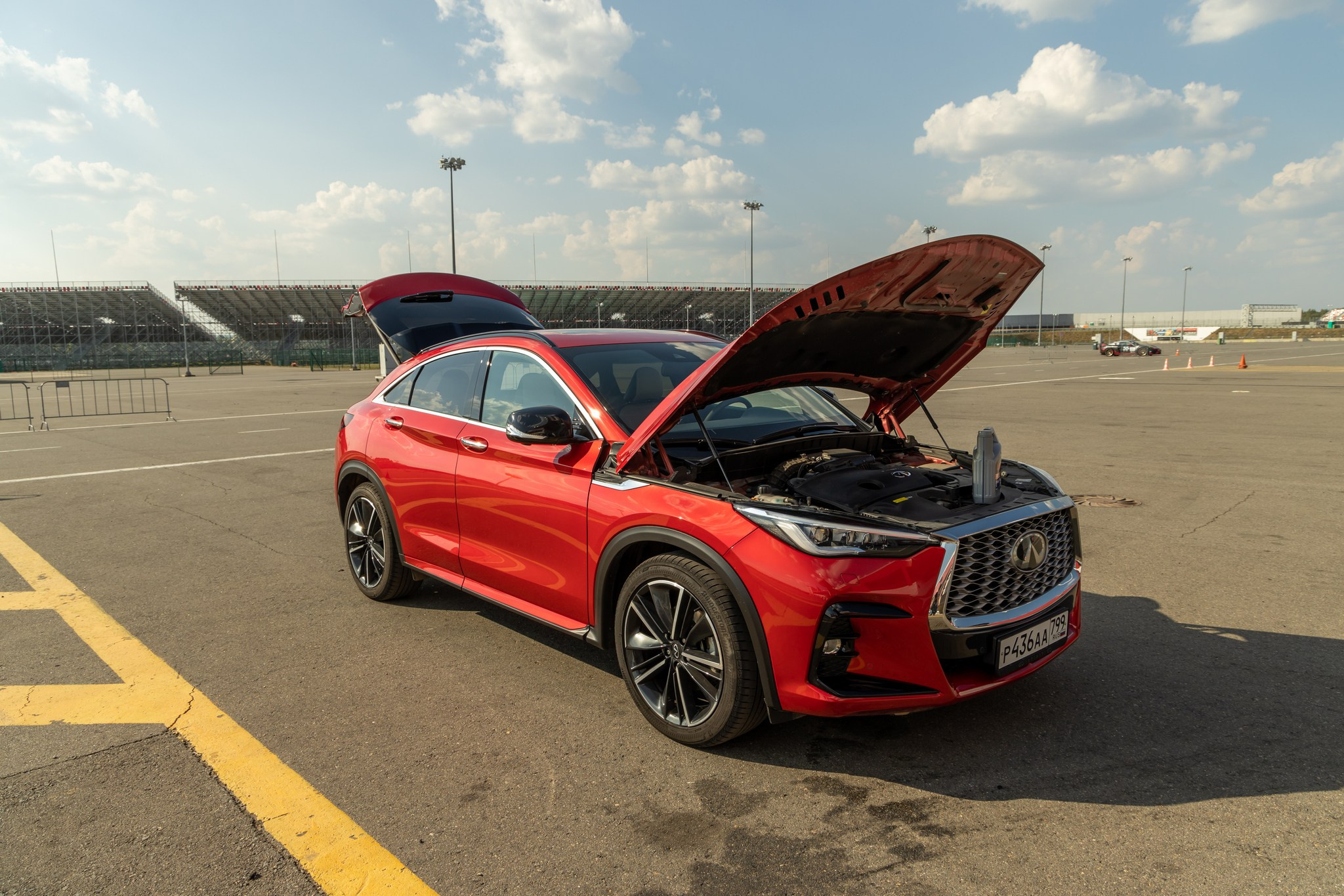 Infiniti QX55. Репортажный, семейный и студийный фотограф в Москве Демин Алексей