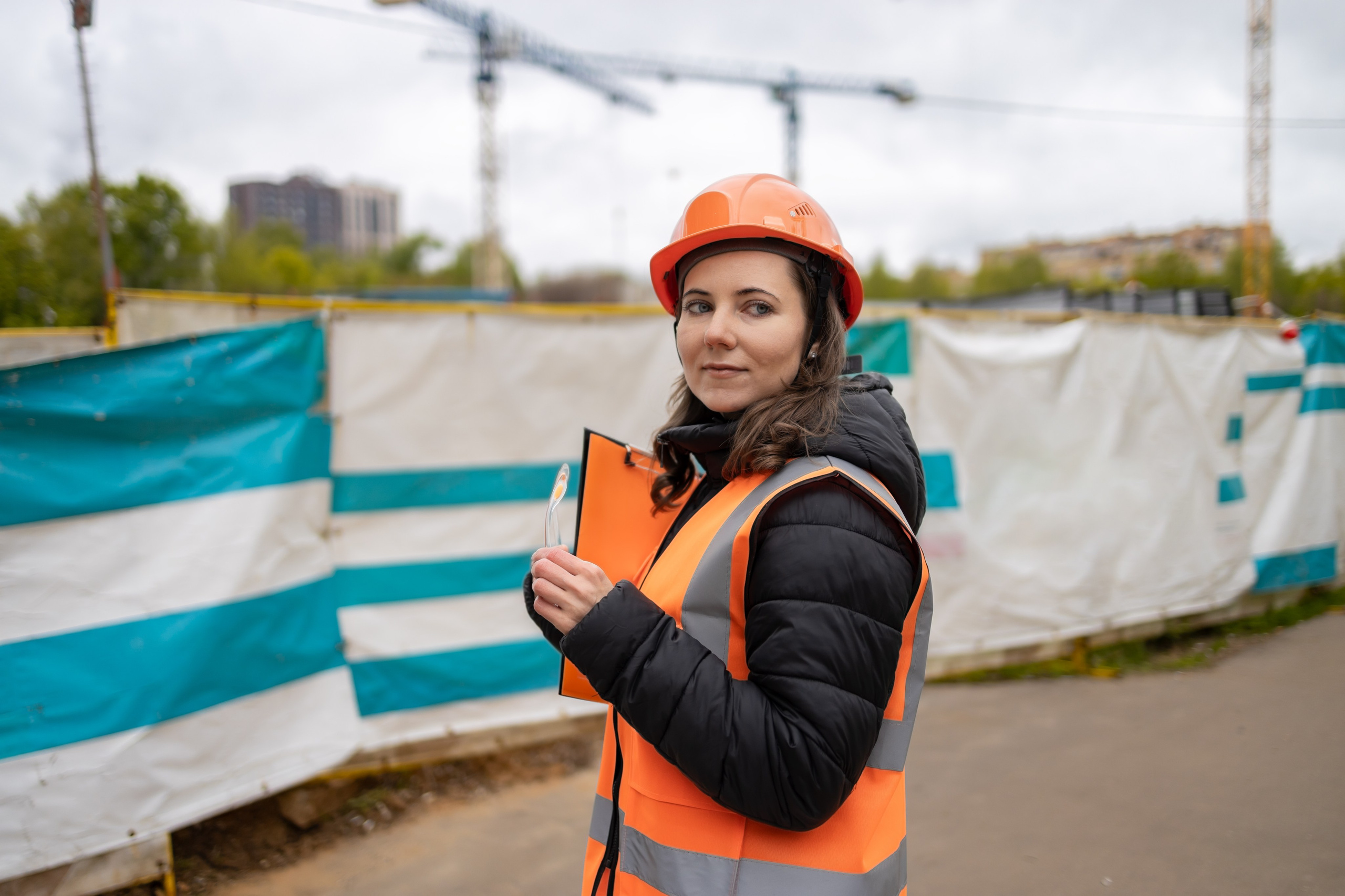 Фотосессия «Стройка» модель Ирина. Репортажный, семейный и студийный фотограф в Москве Демин Алексей