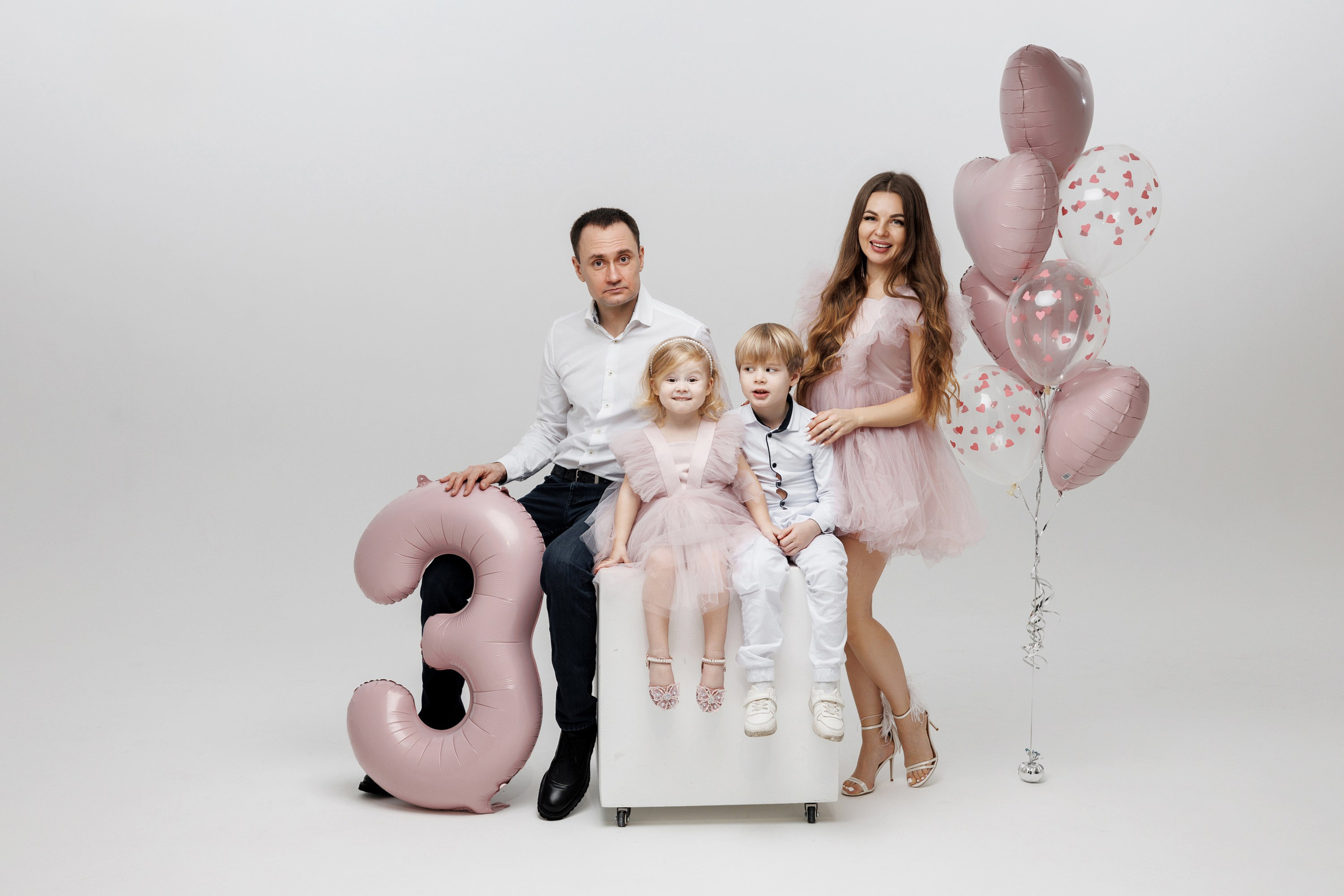 Съемка Дня Рождения Алисы в фотостудии CROSS-STUDIO зал IDEAL. Свадебный и семейный фотограф в Москве и МО Елена Агапова