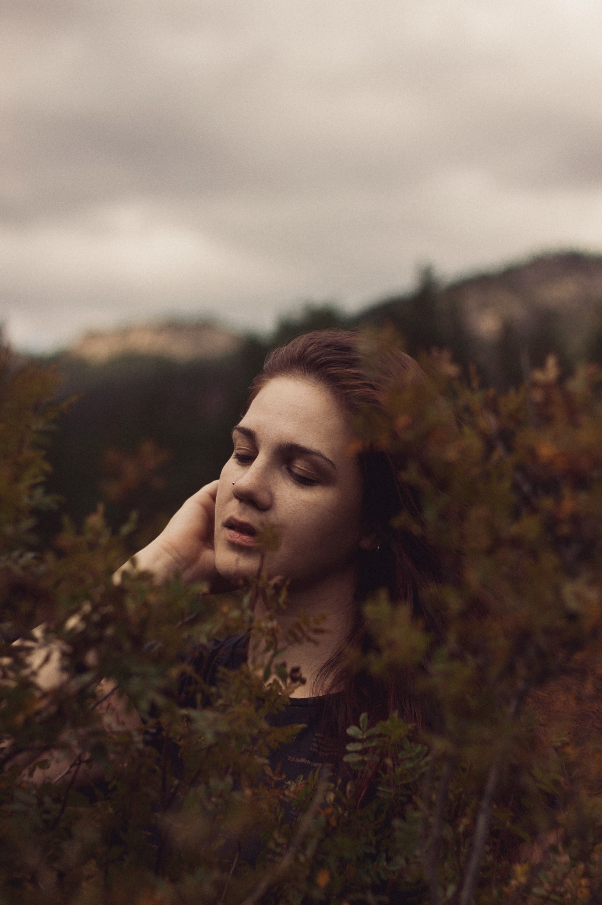 Саша во мхах / Каркаралинск. Фотограф Наталья Гончарова. Снимаю живые портреты в Алматы