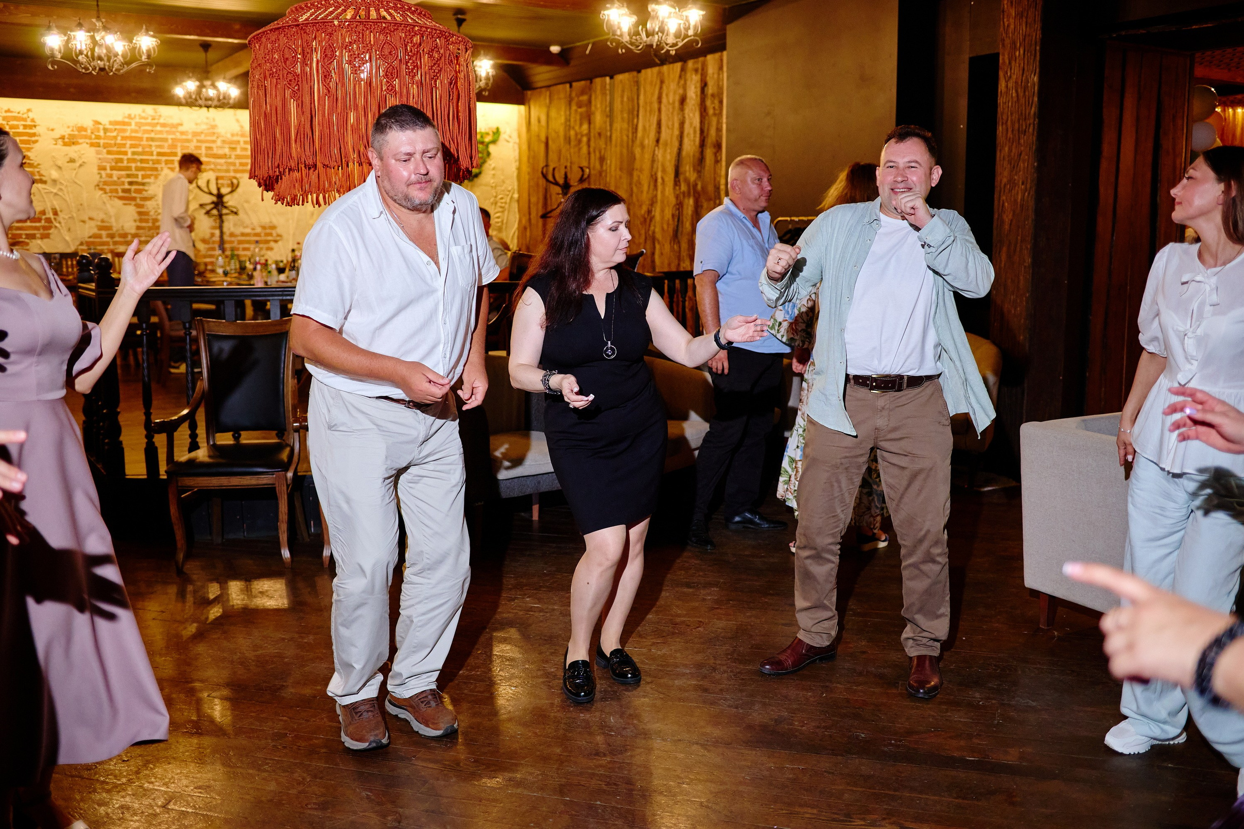 Выпускной 35 Сош. Фотограф Выпускные альбомы Таганрог Сергей Коробченко