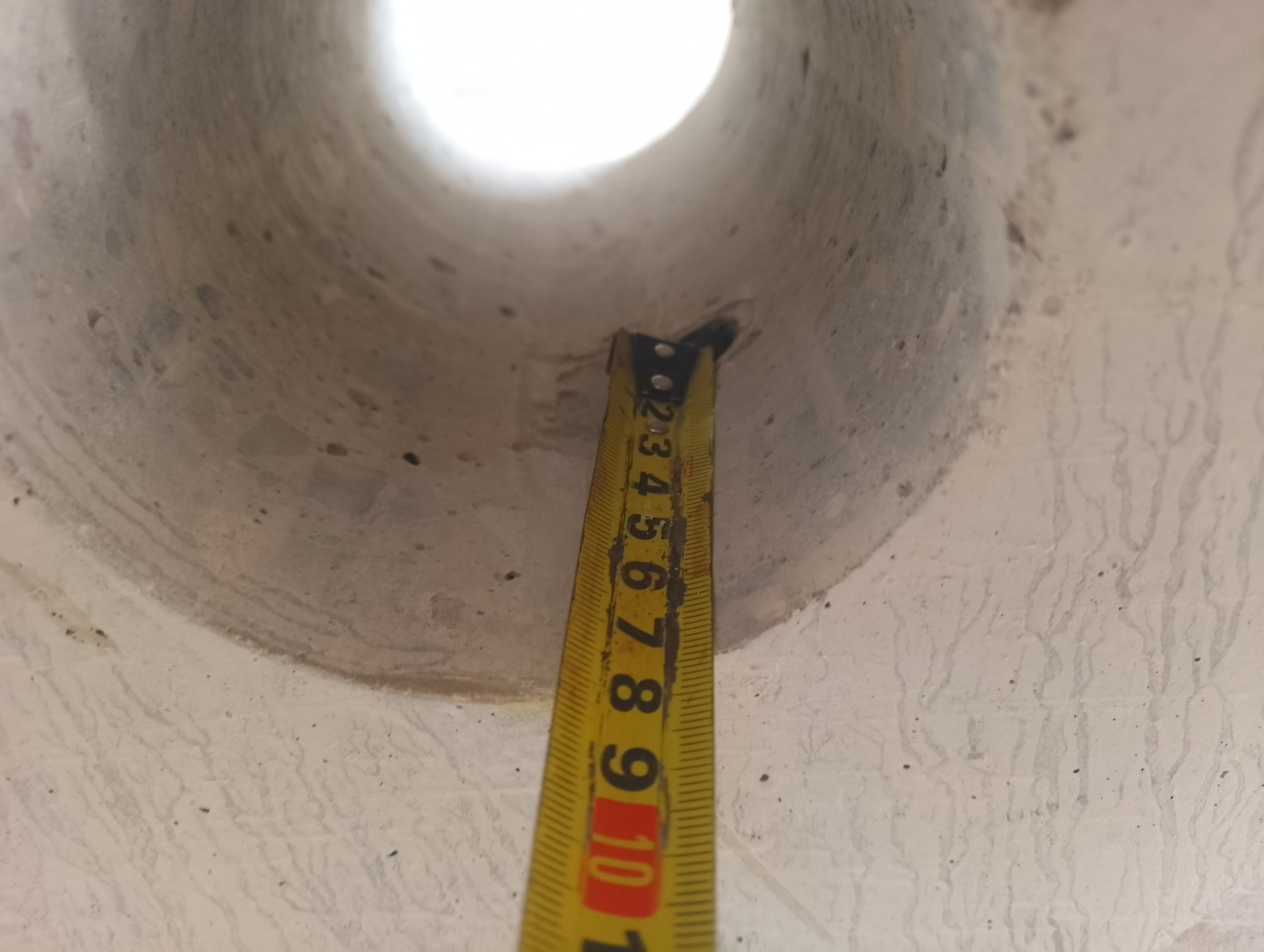 Поиск внутренних дефектов в бетоне монолитного железобетонного пилона ультразвуковым  эхометодом (метод ультразвуковой эхо-томографии).