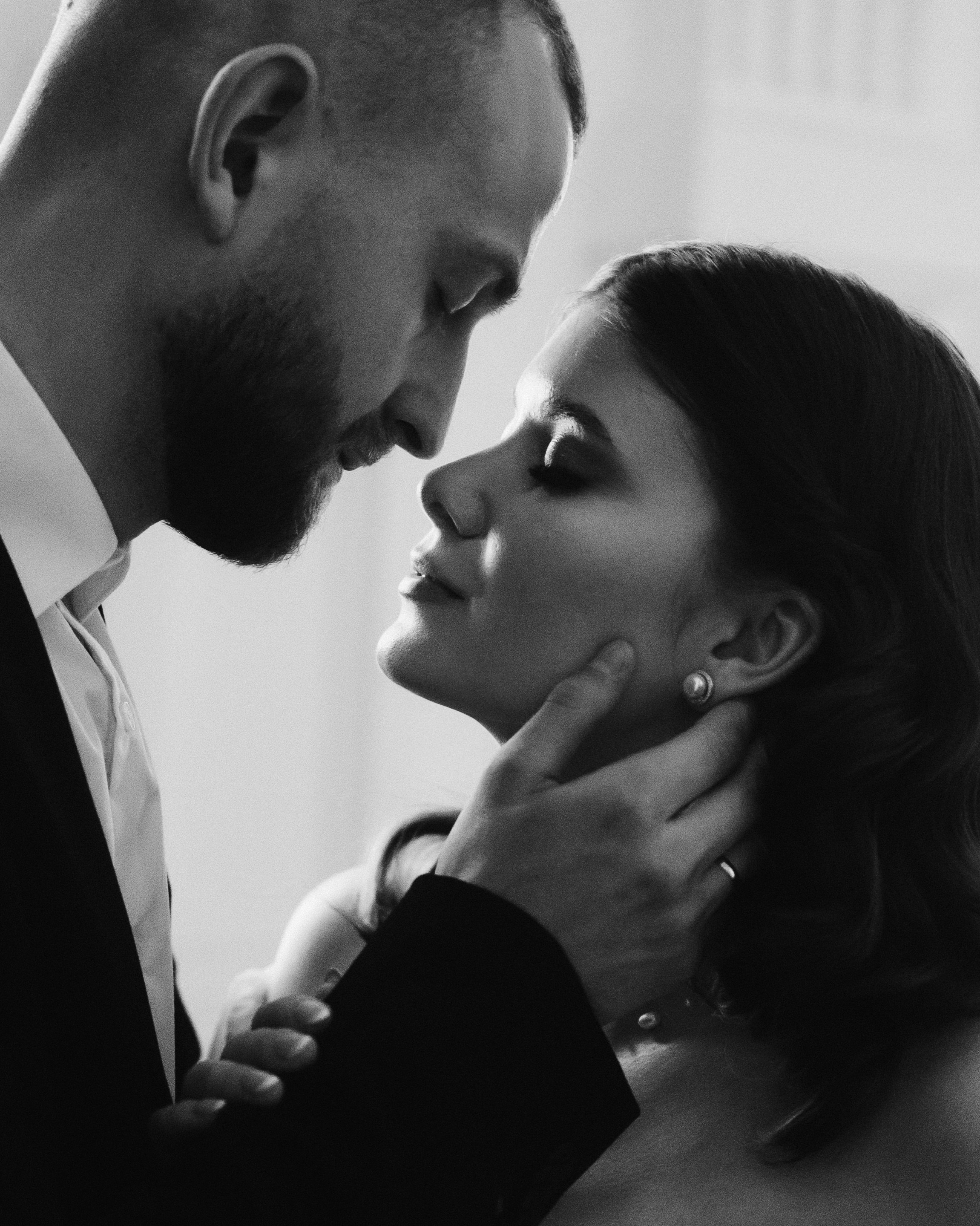 Владимир и Катя, встреча в отеле и роспись в особняке Спиридонова. Свадебный и портретный фотограф в Москве Кристина Золотова