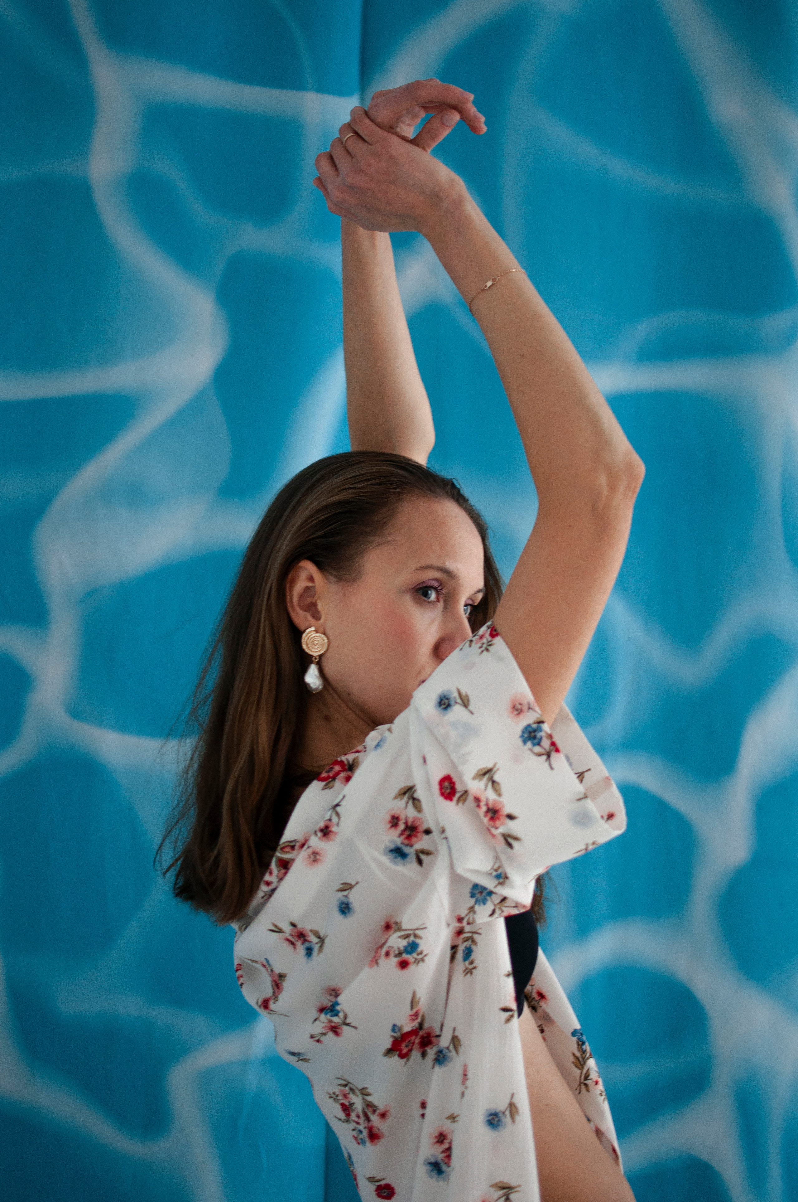 Девушка в фотостудии 