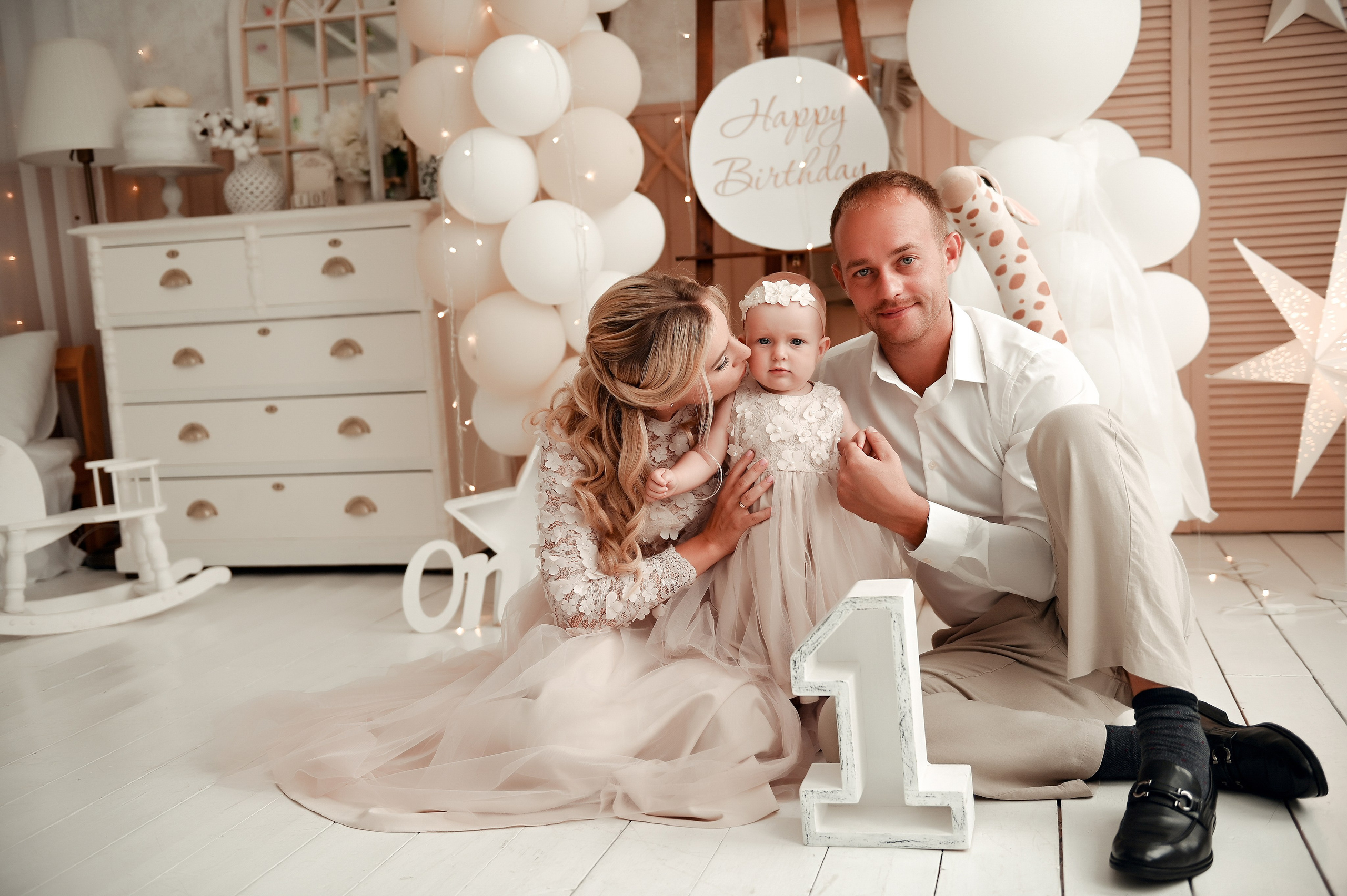 Студийные семейные, детские, индивидуальные фотосессии. Свадебный, семейный, детский, контент фотограф в Омске Максим Ильин