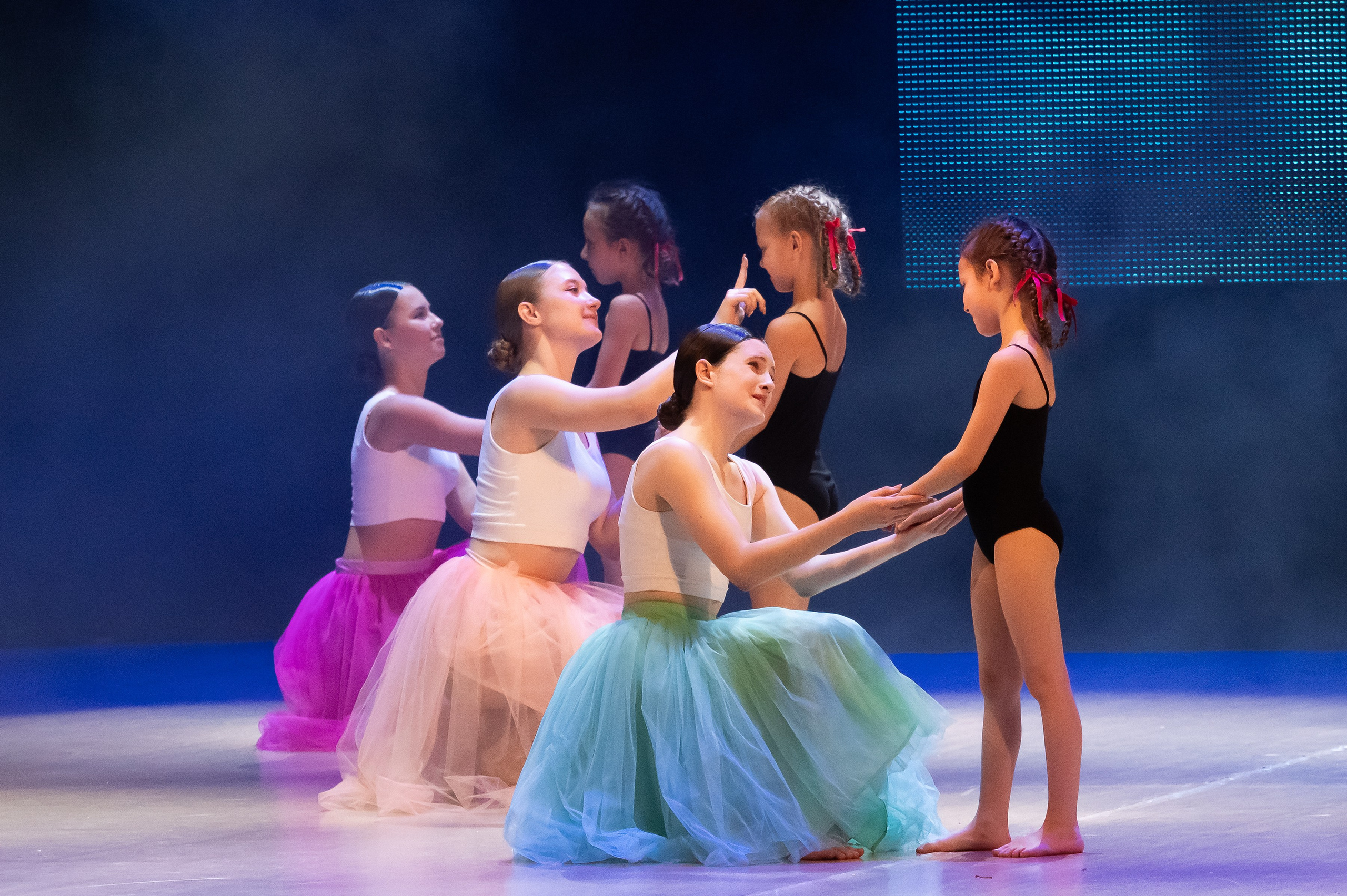 Концерт «Пространные танцы». Репортажный, семейный и детский фотограф в Пензе и Заречном Арина Ермилова. Картины барельеф на заказ