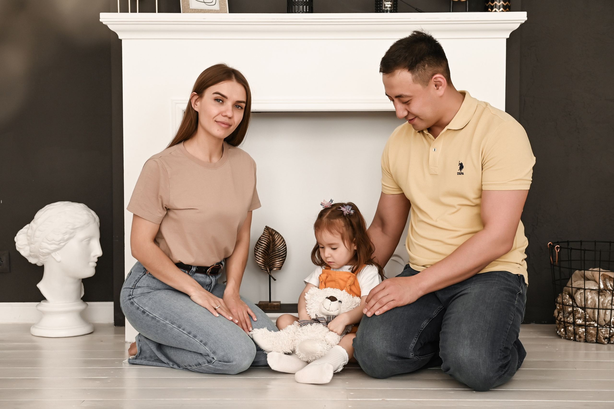 Семейная студийная  фотосессия 2. Свадебный, семейный, детский, контент фотограф в Омске Максим Ильин