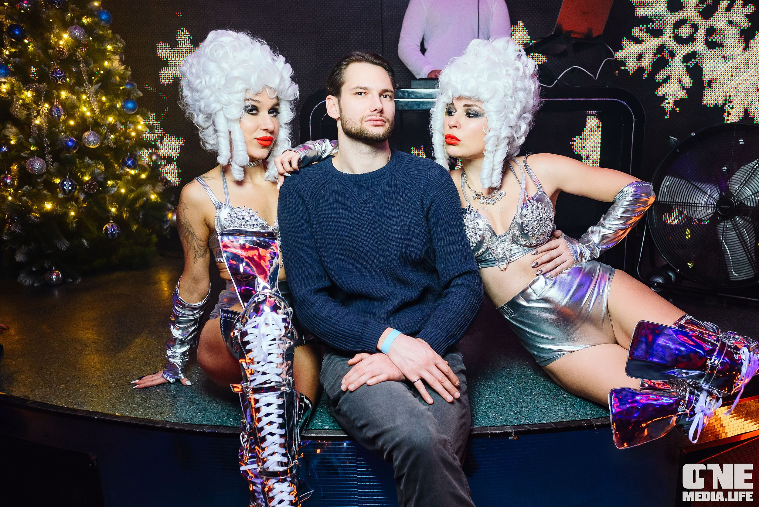 Фоторепортаж репортаж из Планеты. One Media Life: фоторепортажи, фотоотчеты с мероприятий и заведений