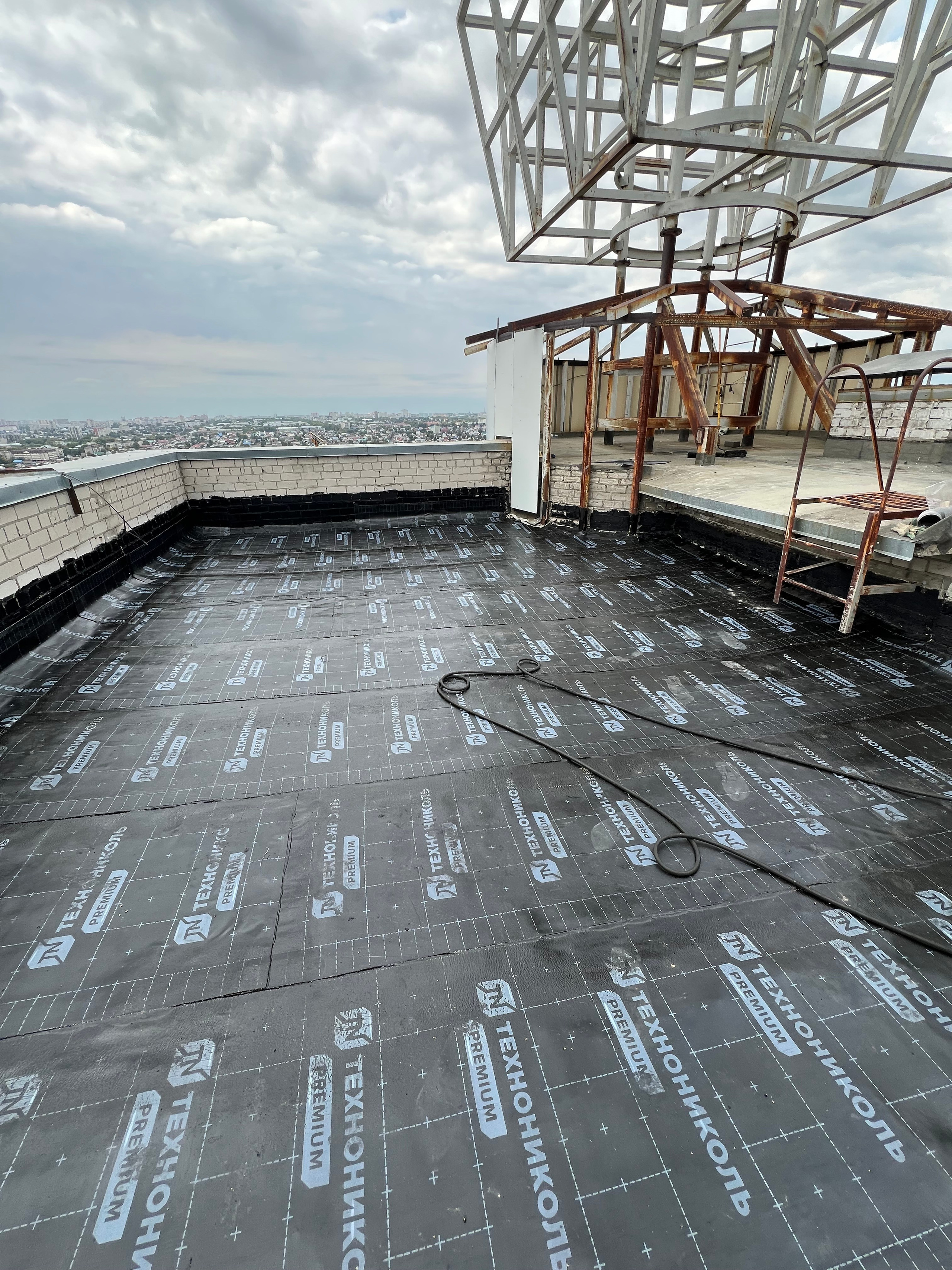 ТСЖ Строителей 33 Монтаж наплавляемой кровли