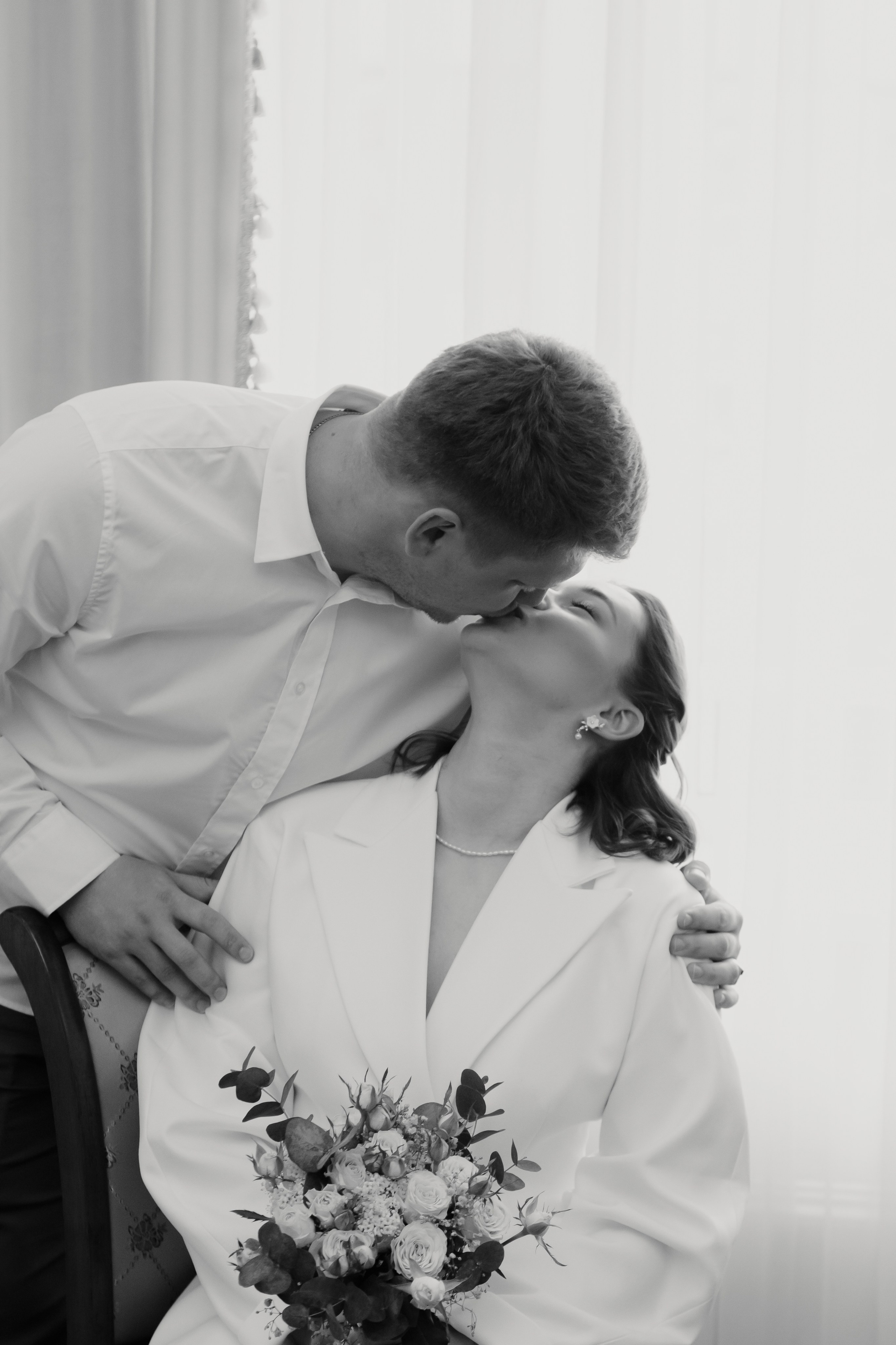 Никита и Елизавета. Свадебная фотосъёмка в ЗАГСе, Екатеринбург. Фотограф в Екатеринбурге Пойгина Елена