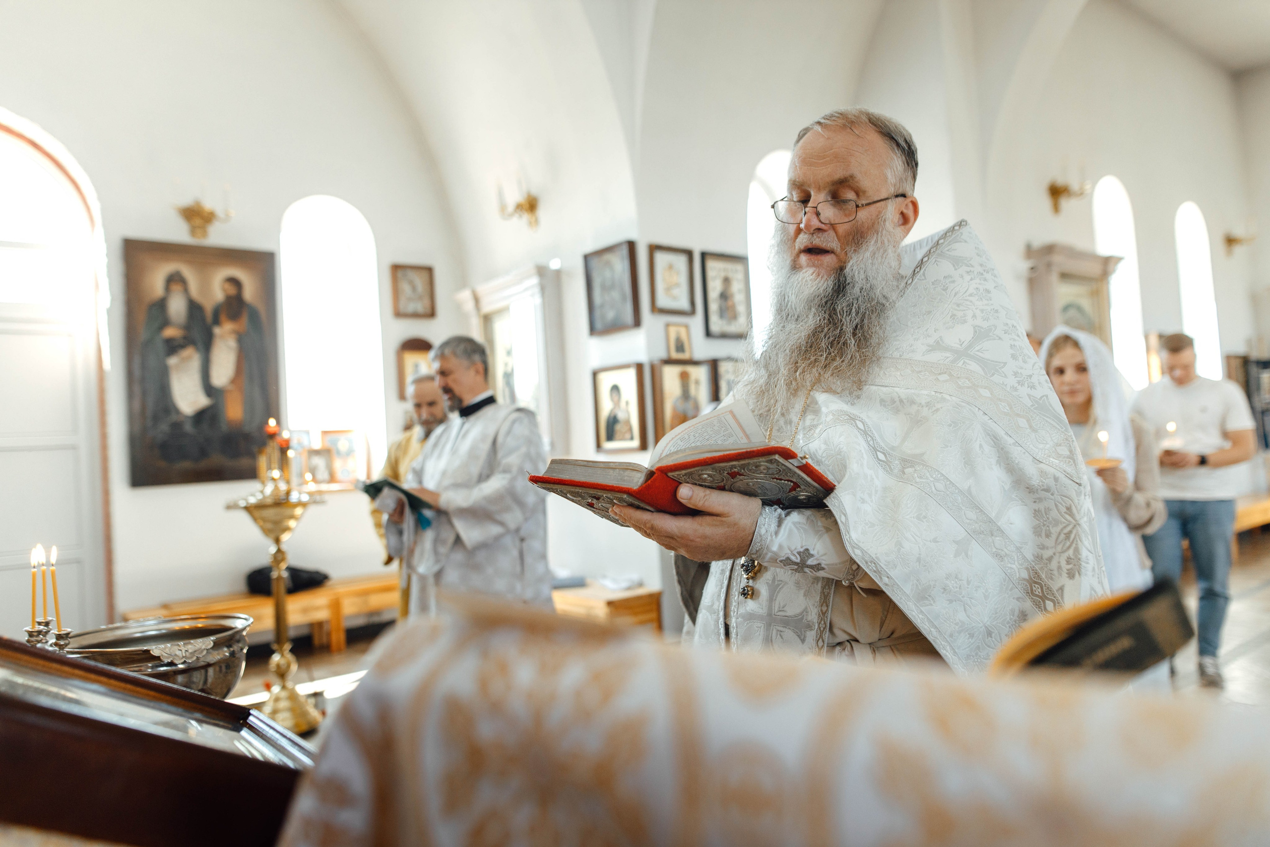 Крещение Энвера (Михаила), д. Колядищи, храм Успения Пр. Богородицы, август 2025