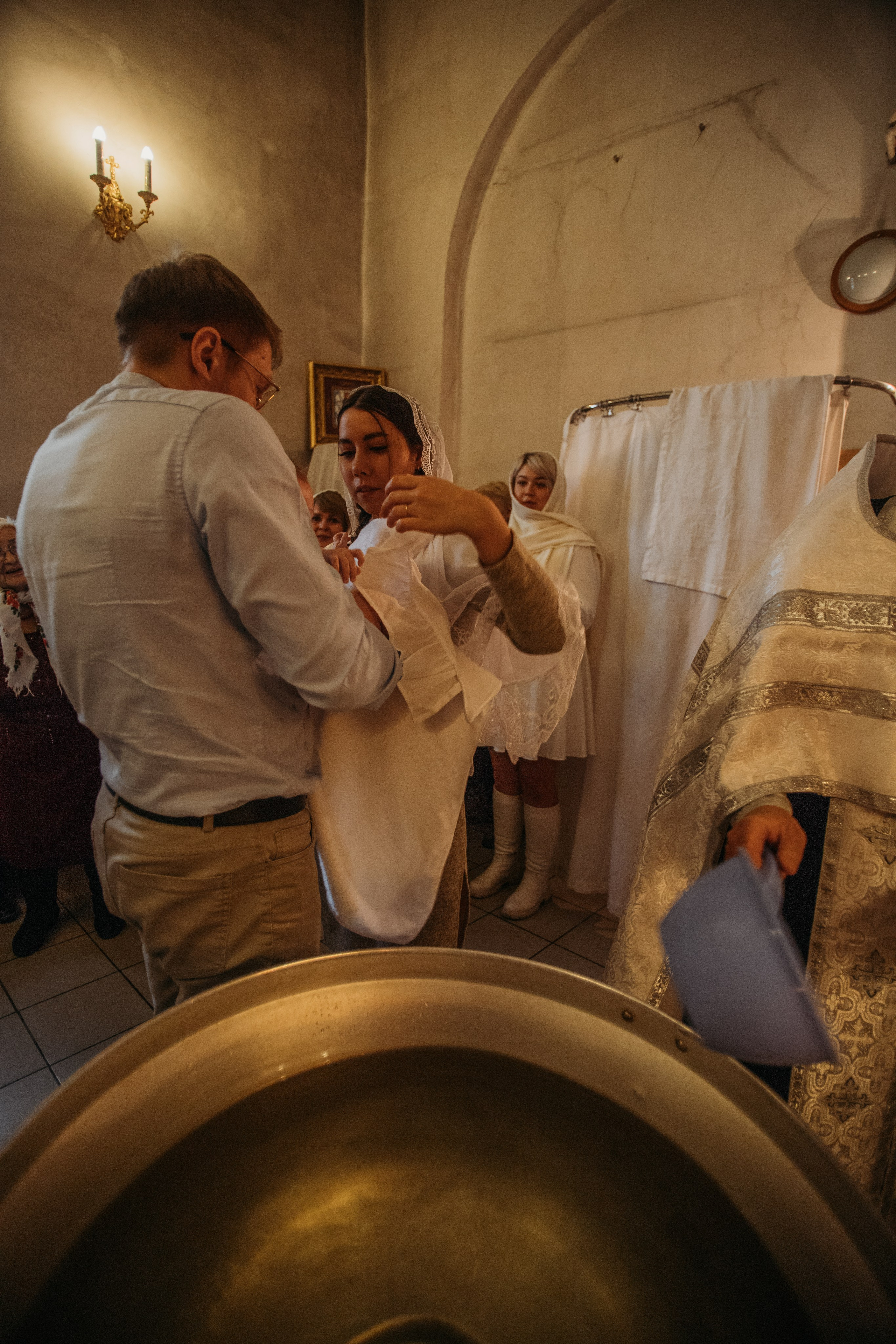 Крещение Аглаи. Венера Гайн. Репортажный фотограф  Тюмень. Обучение фотографии с 0