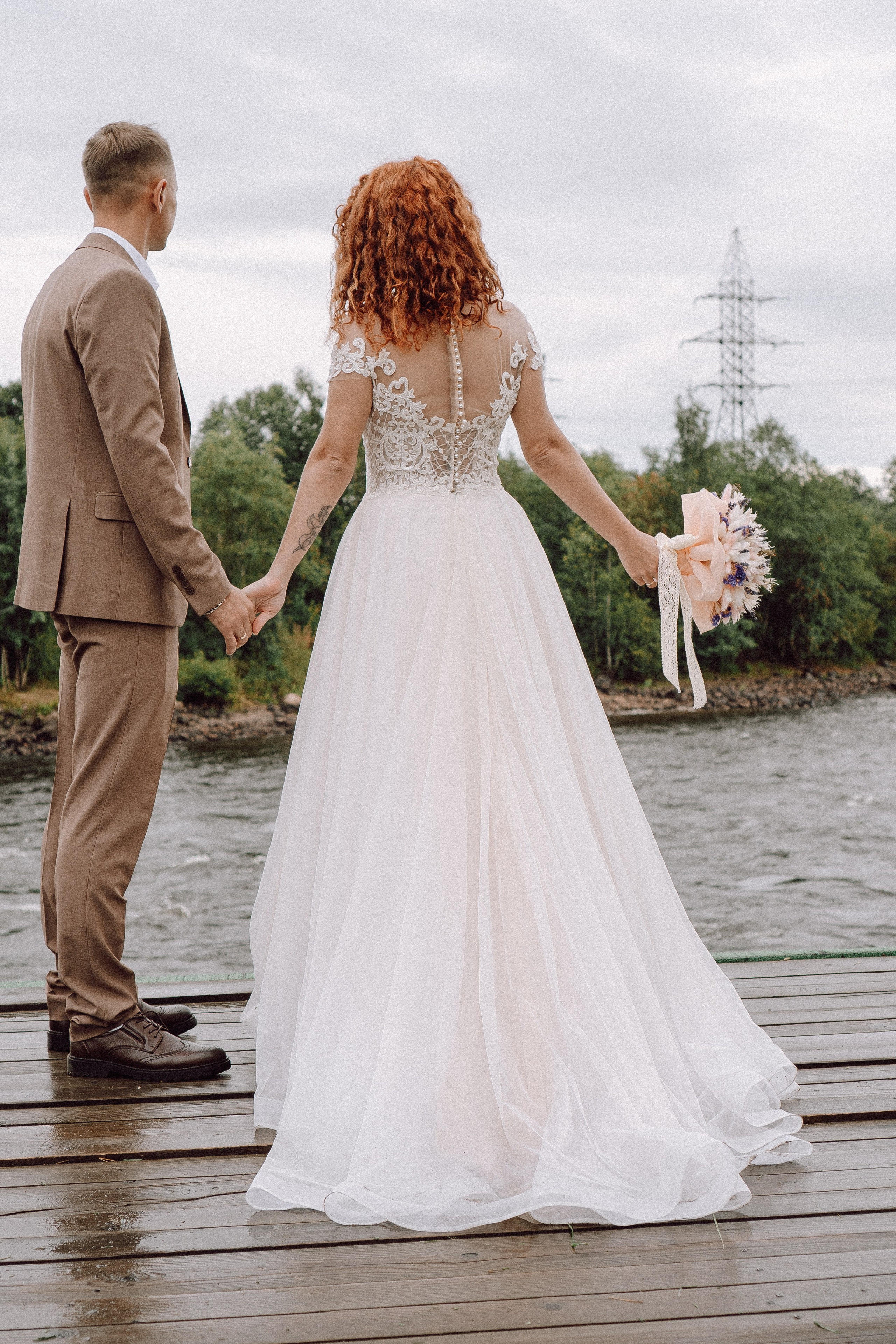 СВАДЕБНАЯ ФОТОСЕССИИЯ ПАРЫ В ГОРОДЕ ПРИОЗЕРСК В СОСНОВОМ ЛЕСУ И С ПИКАПОМ. Профессиональный фотограф, Санкт-Петербург — Виктория Богомолова