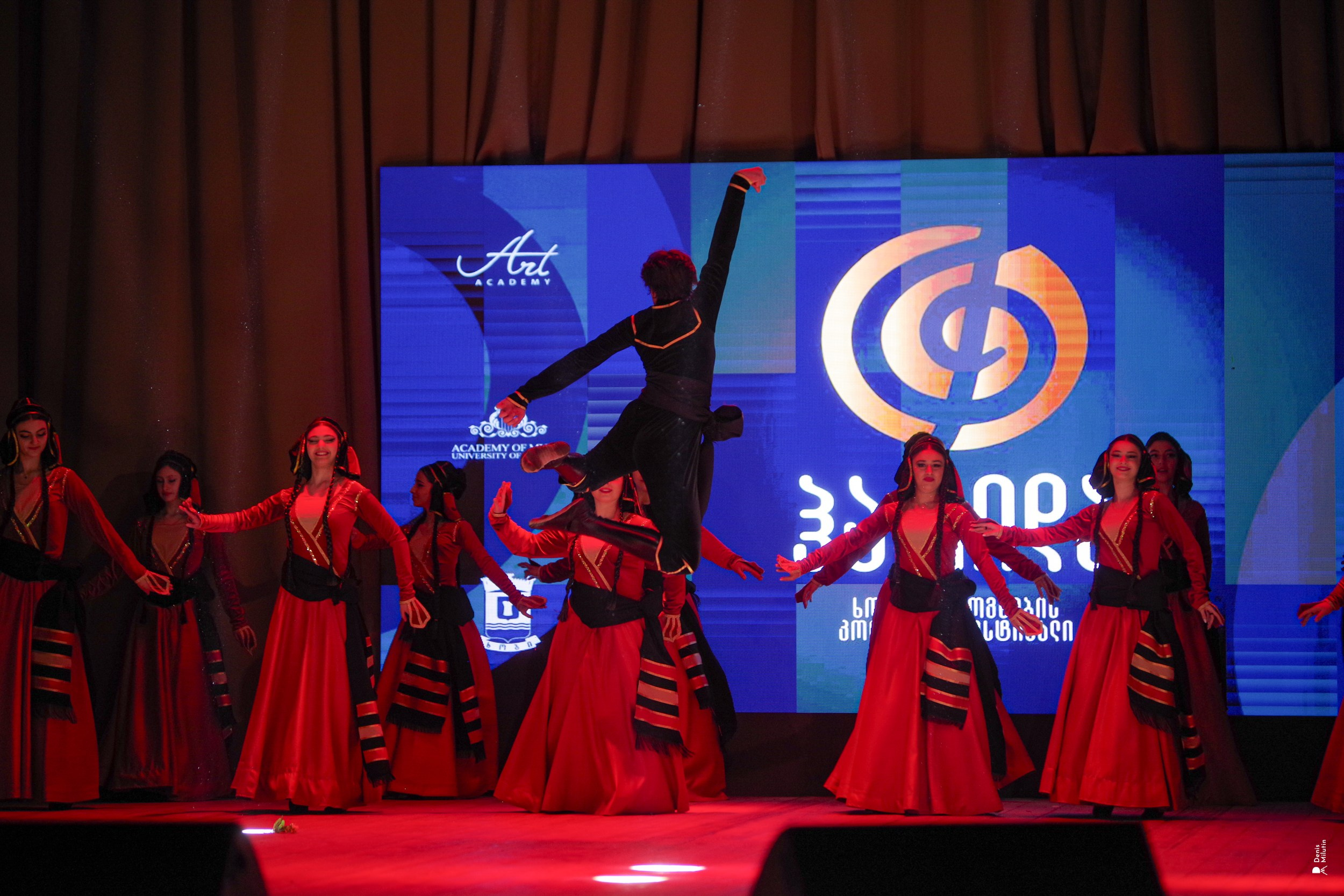 Танцы в Хоби. Портретный фотограф Денис Милютин