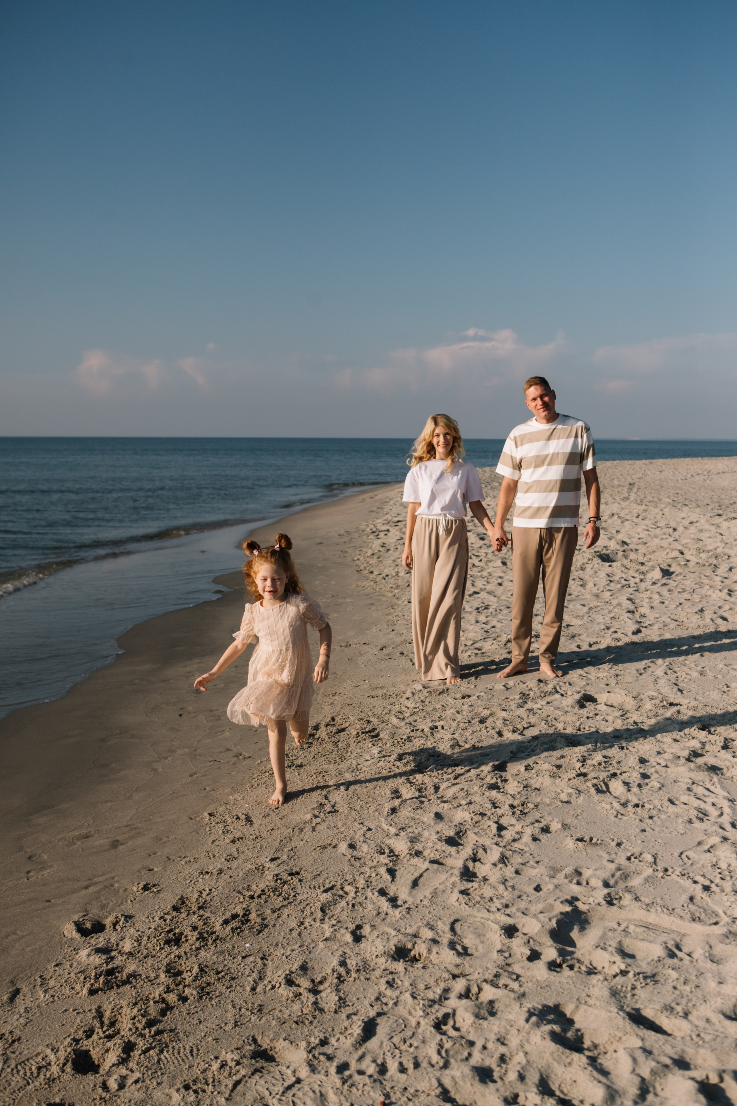 Алексей и Наталья. Семейная фотосессия на море. Семейный фотограф в Калининграде Анастасия Юрина