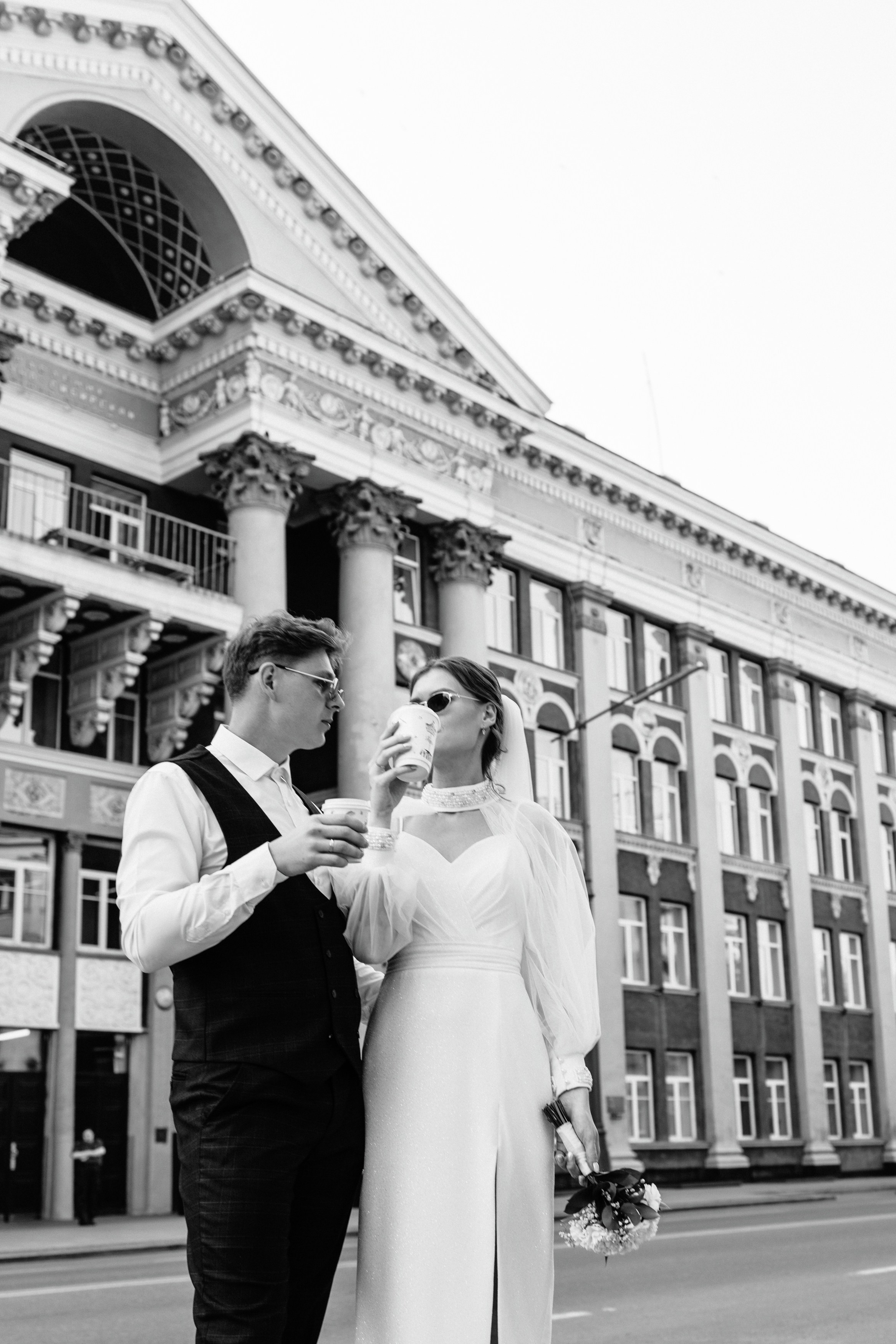 Владислав и Юлия Вечерняя прогулка по городу. Свадебный Фотограф в Иркутске Екатерина Елисеева