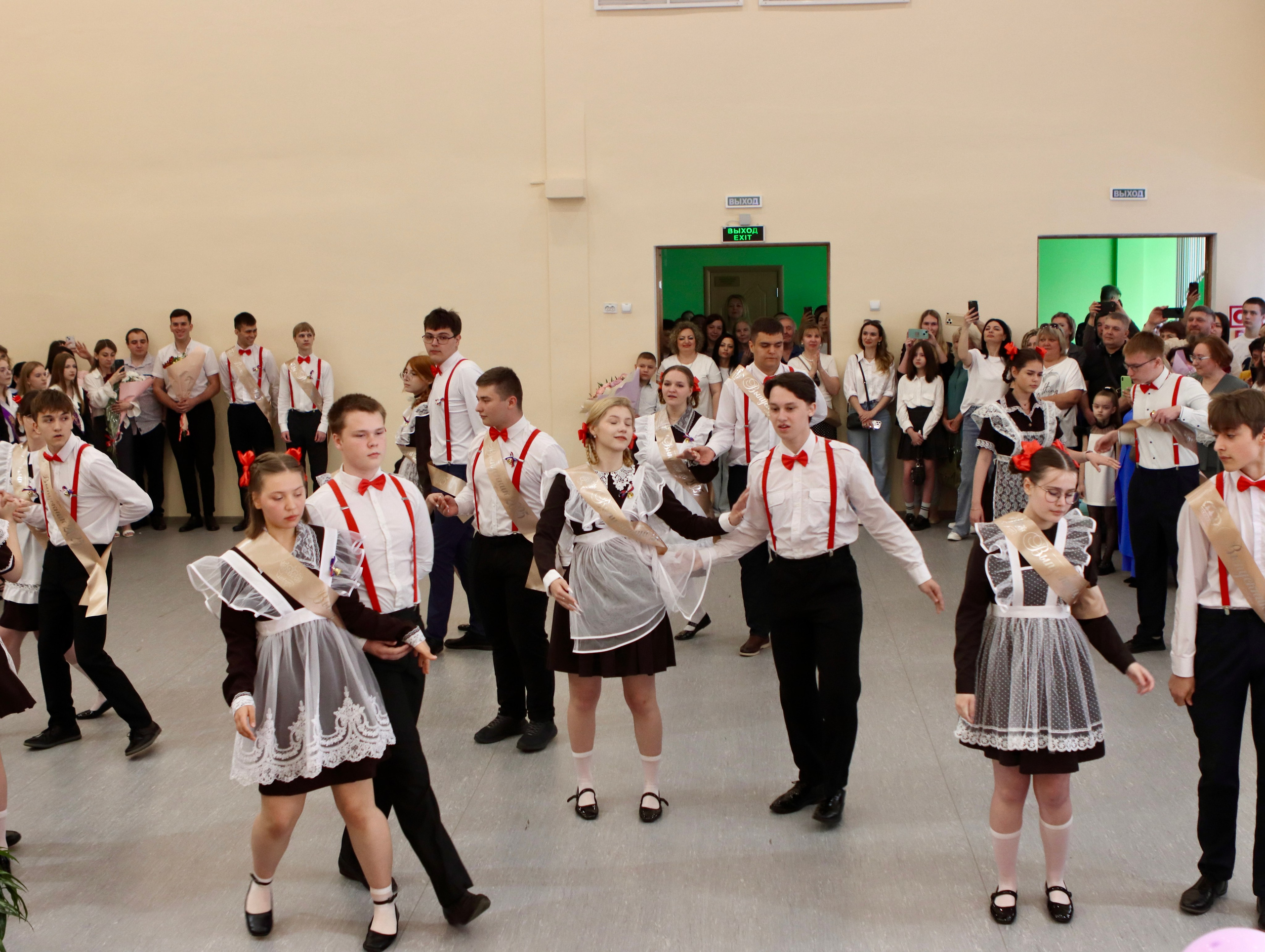 Школьный выпускной. Фотограф в Курске Смирнов Евгений