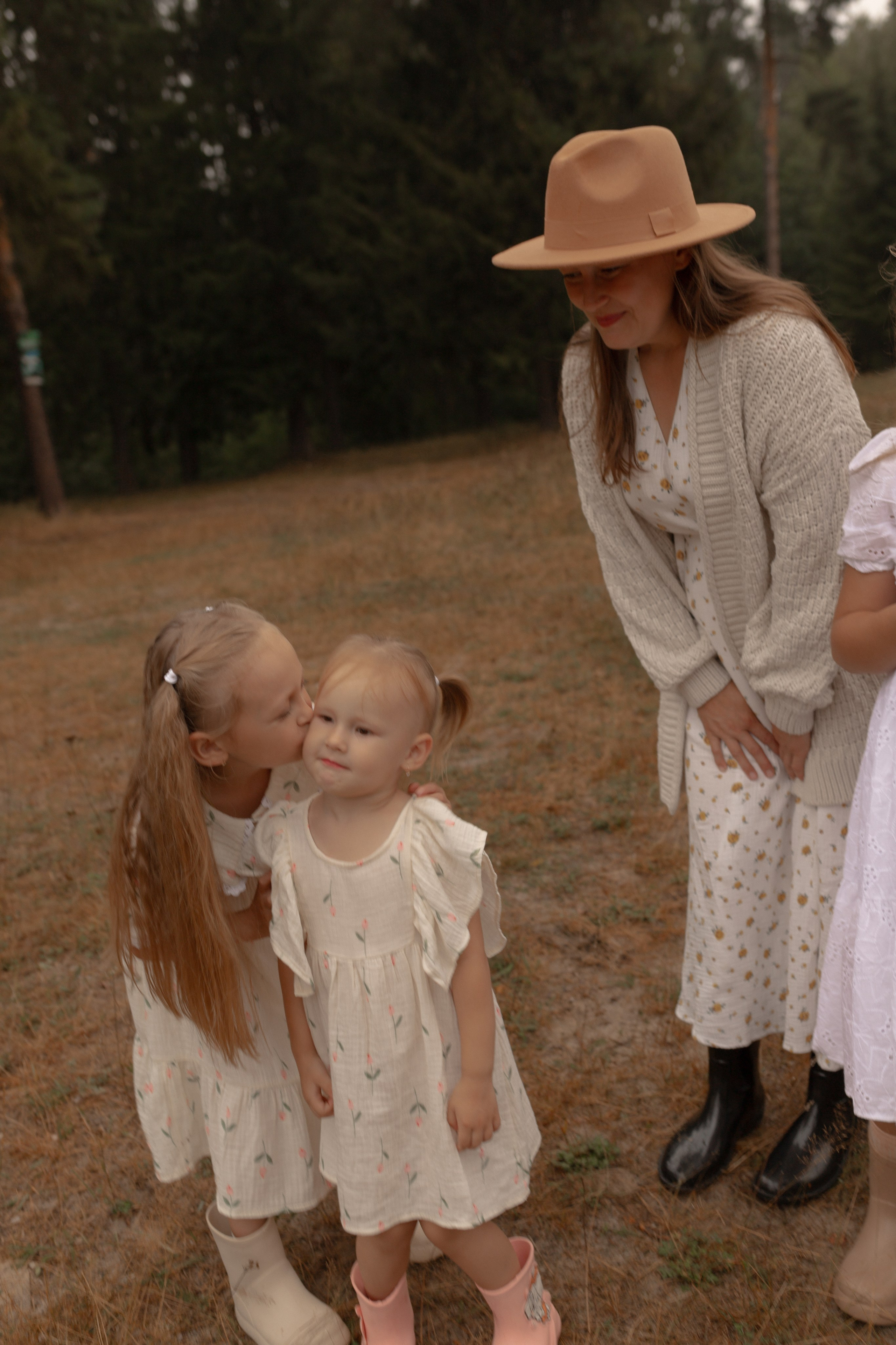 Мама Алина, Маша, Дина и Анечка. Фотограф Татьяна Семенова