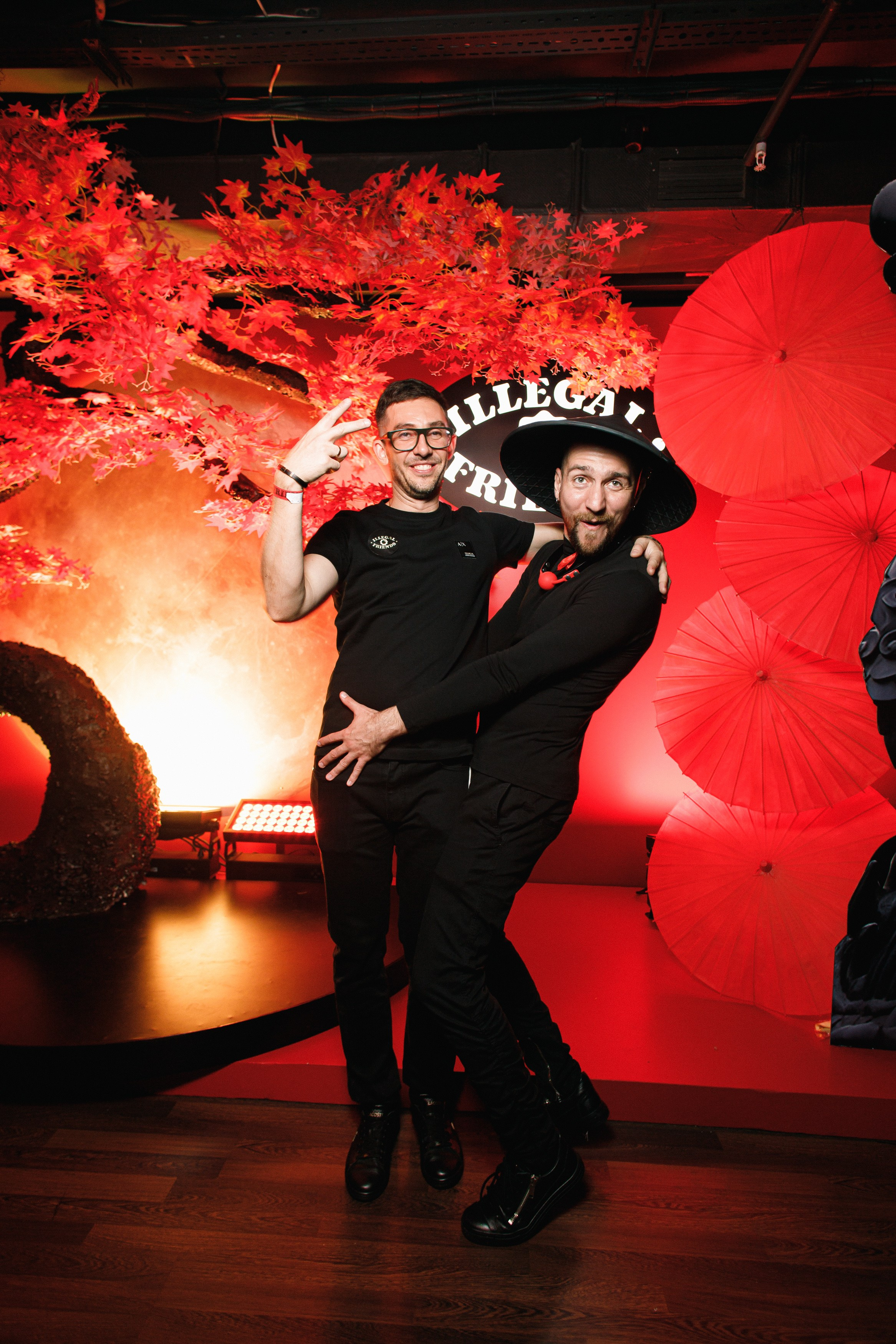 ILLEGAL FRIENDS | ASIA. СВОИ. ФОТООТЧЕТЫ-СОБЫТИЯ-МЕСТА