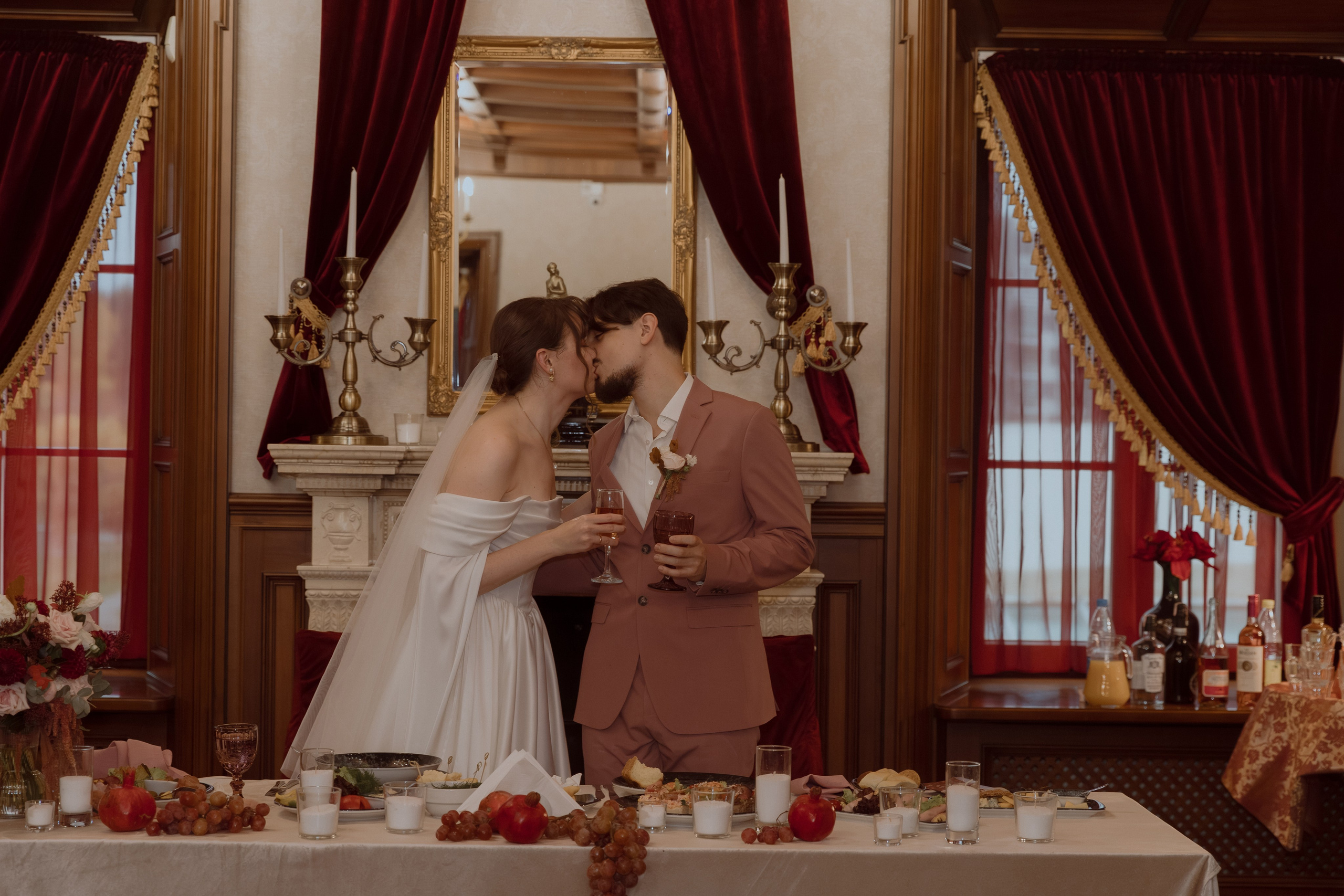 Welcome back to your own dinner party. Фотограф Лия Козловская Минск