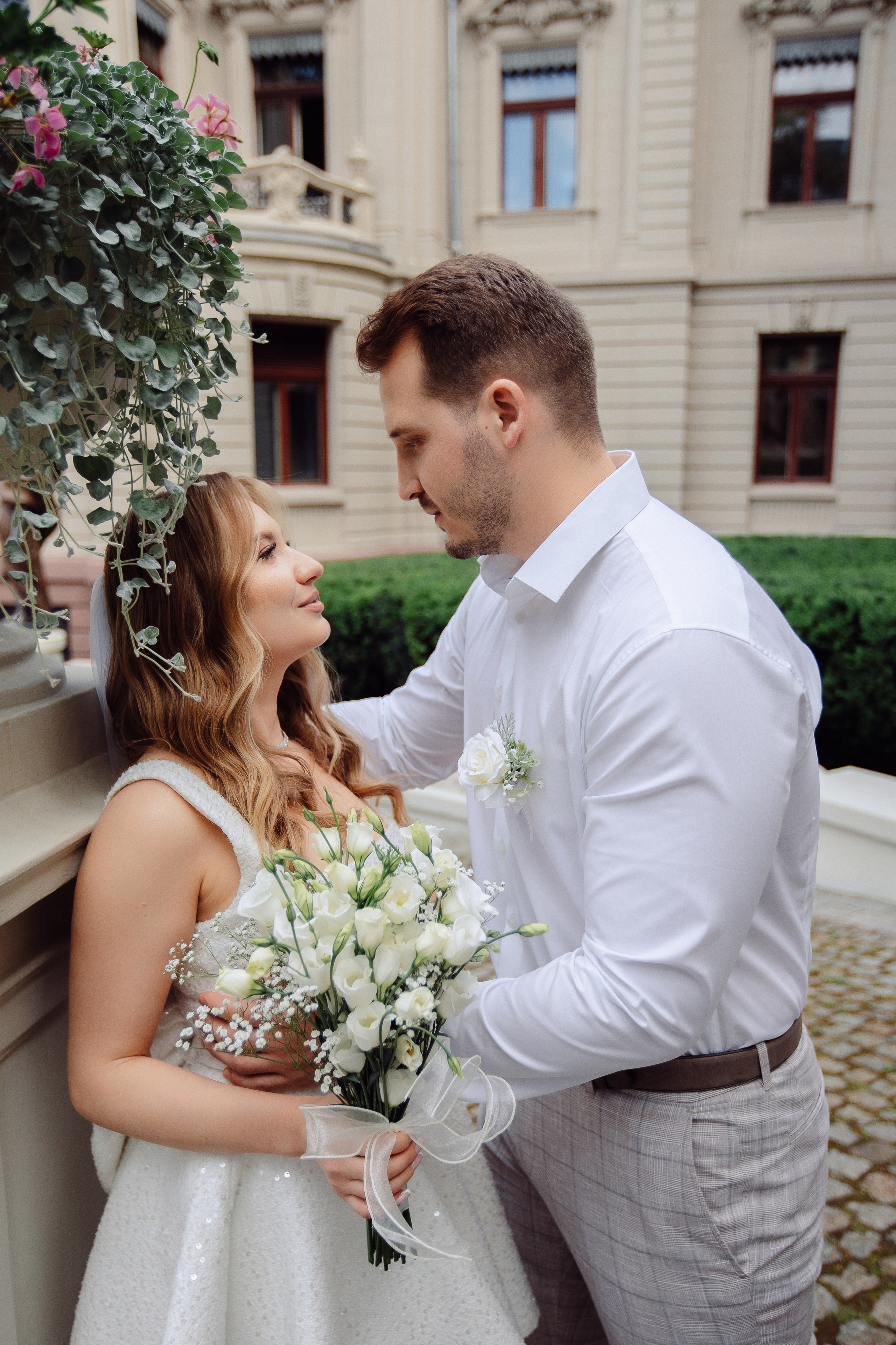 Ślubna sesja zdjęciowa w Pałacu Poznańskiego-Muzeum Miasta Łodzi. Свадебный фотограф Варшава Лодзь Польша Елена Юцова