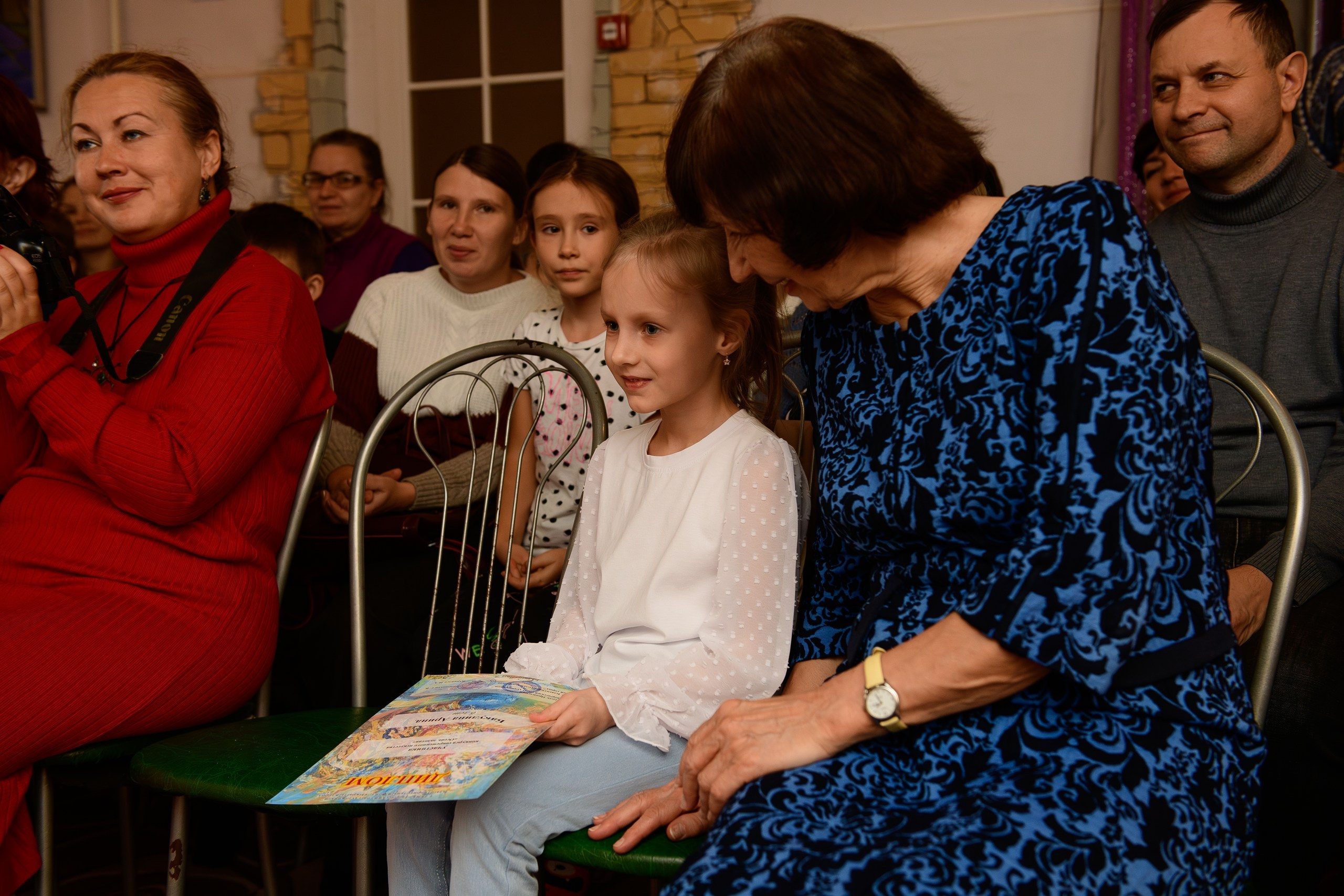 Выставка «Влюбленная в мир». Художница Татьяна Иванова-Гуляева. Фотограф Валерия Голубева (Миронова)