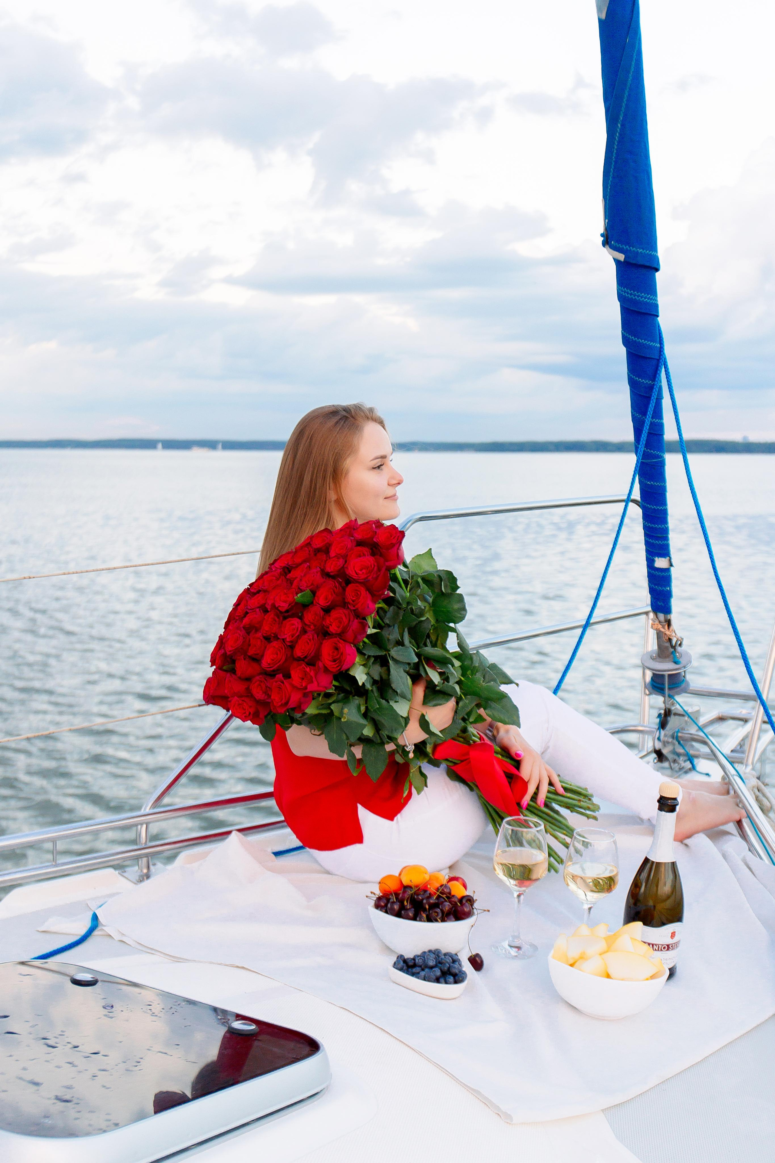 Дмитрий и Виктория предложение на яхте. Семейный детский фотограф. Фотосессия в Минске