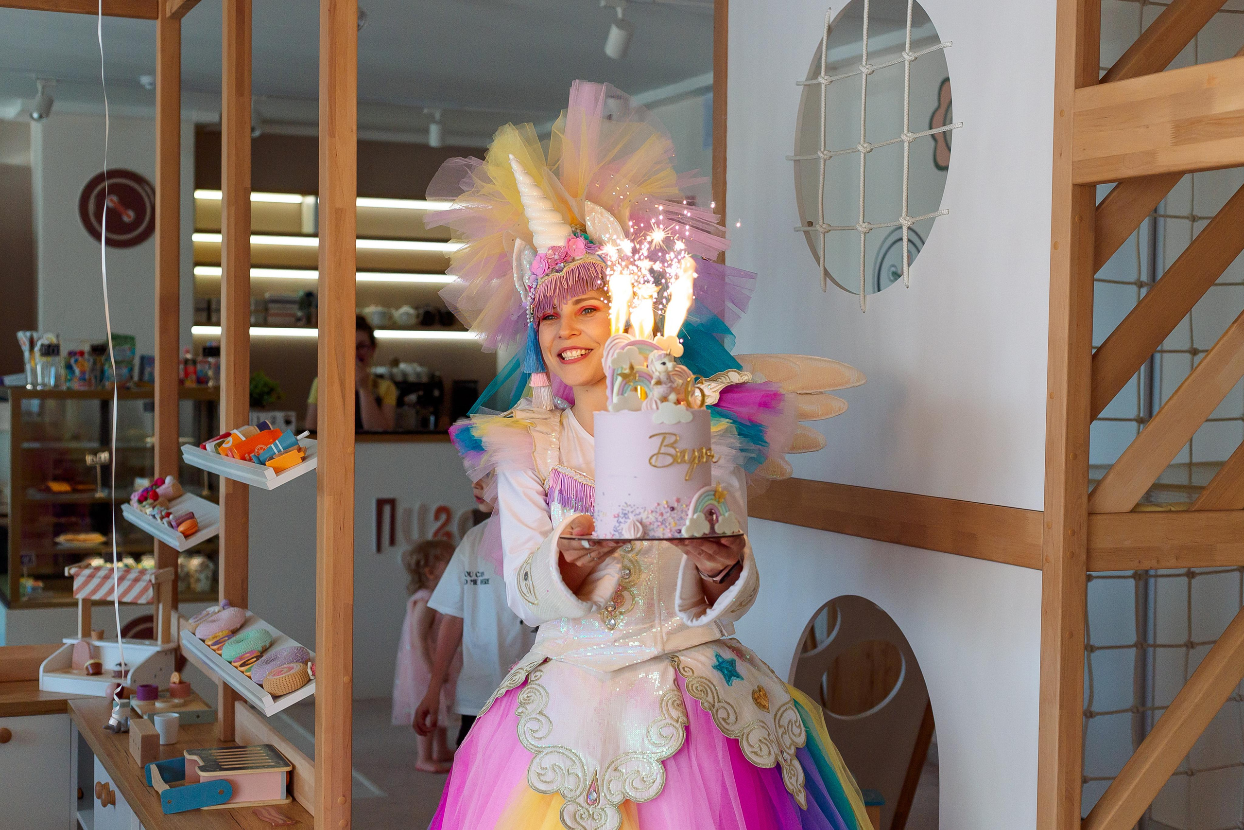 Варюше 6 лет в Пуговке. Семейный детский фотограф. Фотосессия в Минске