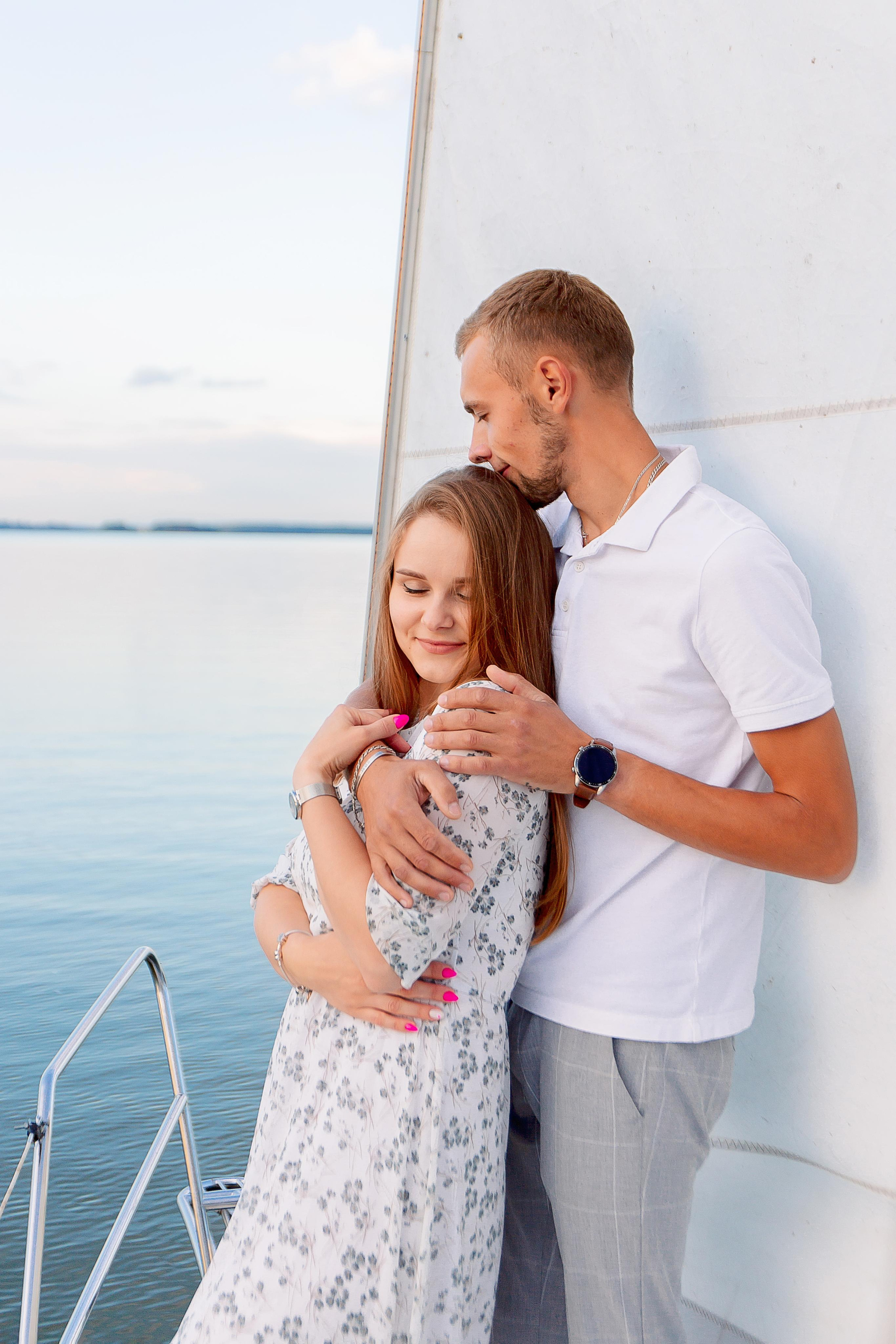 Дмитрий и Виктория предложение на яхте. Семейный детский фотограф. Фотосессия в Минске