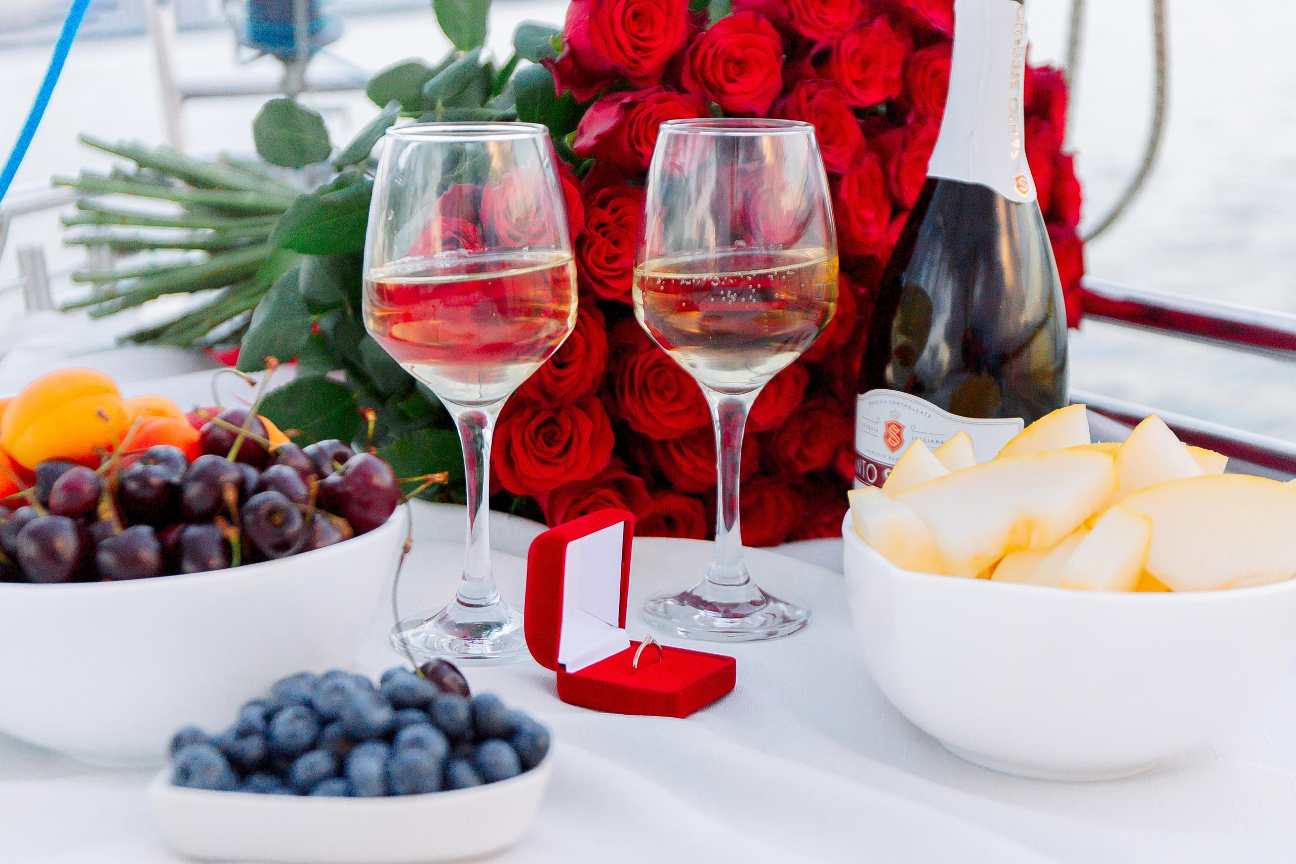 Дмитрий и Виктория предложение на яхте. Семейный детский фотограф. Фотосессия в Минске