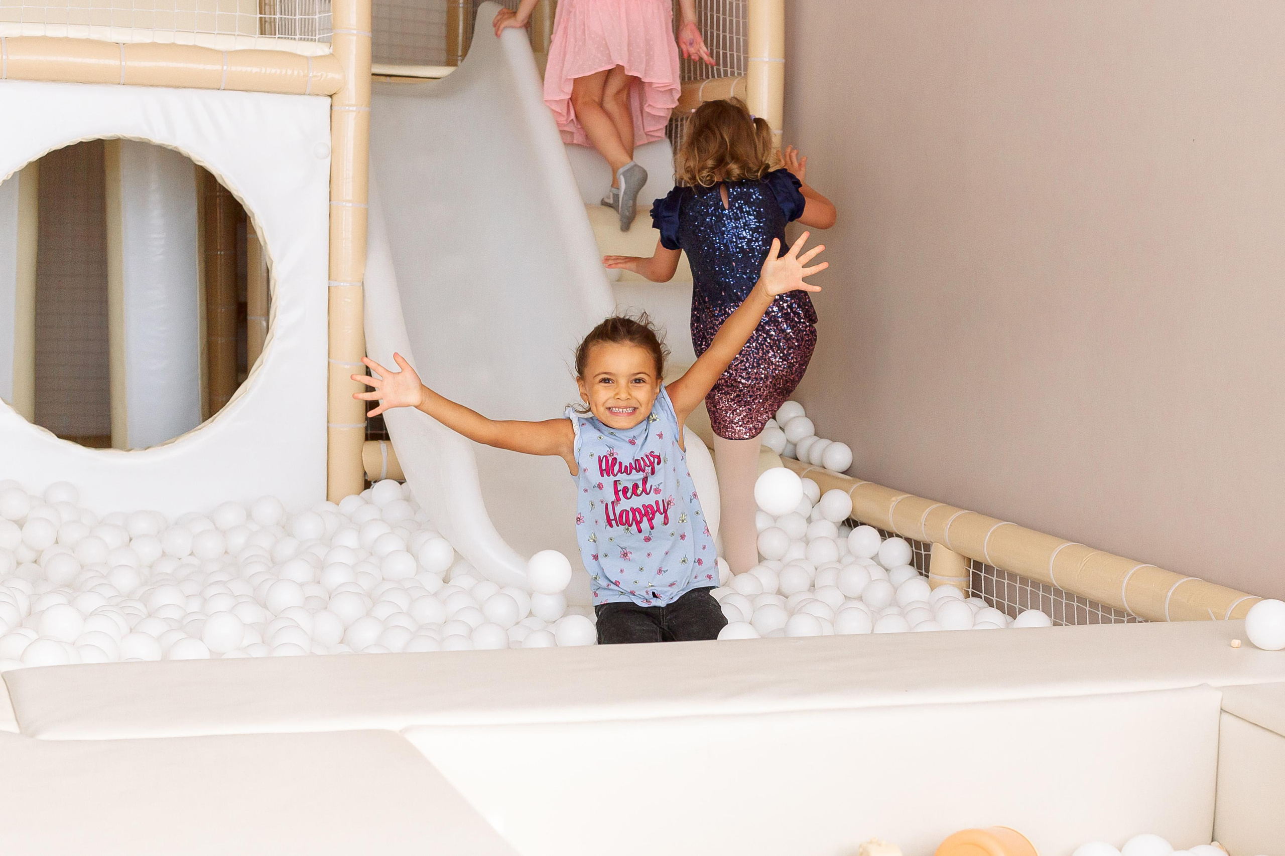 Варя в Пуговке. Семейный детский фотограф. Фотосессия в Минске