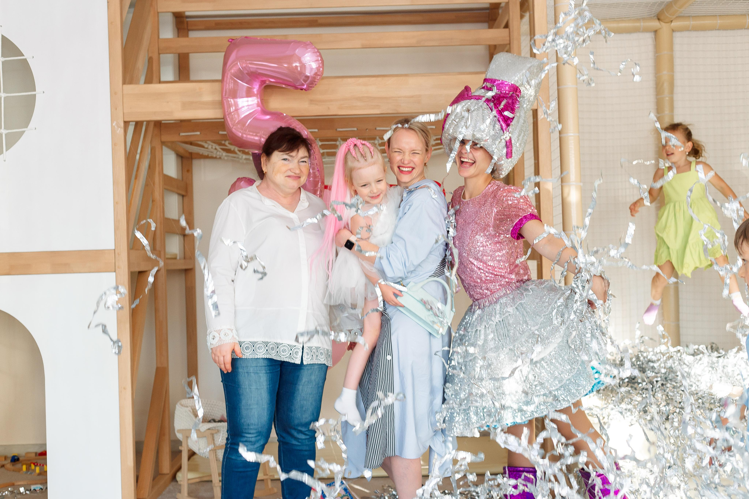 Варя в Пуговке. Семейный детский фотограф. Фотосессия в Минске