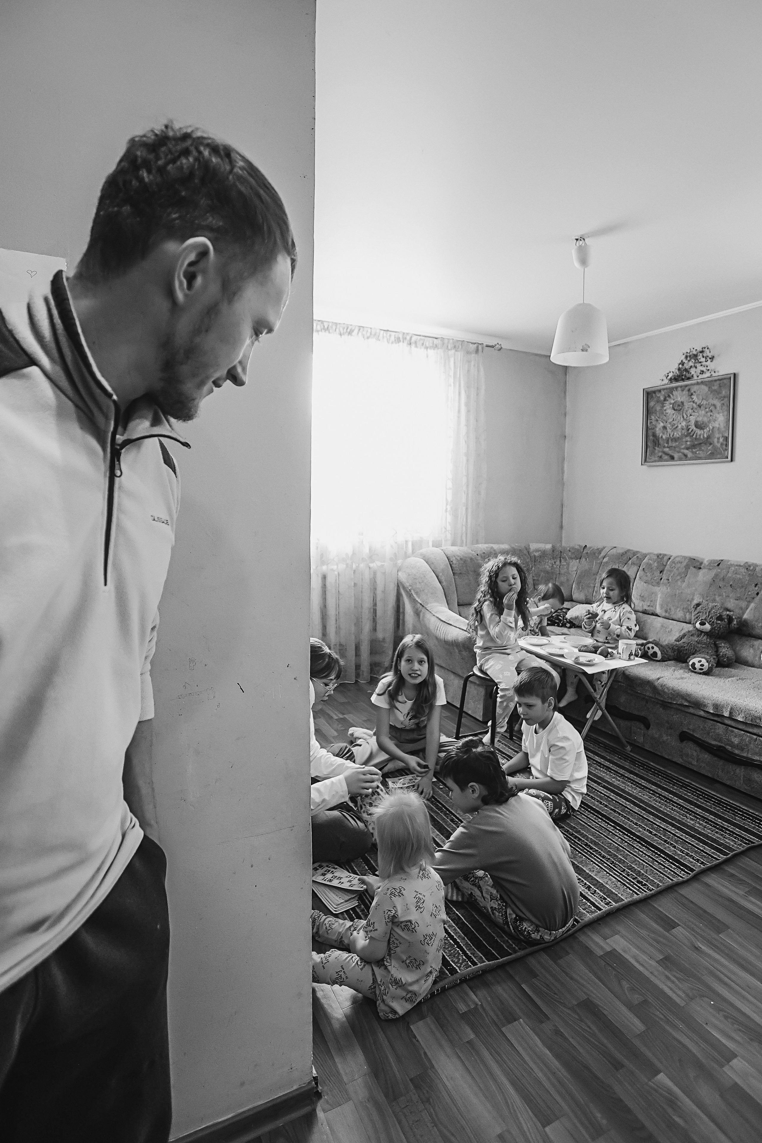 Большая семья репортаж. Семейный фотограф Тюмень, фотограф на роды Салмина Мария