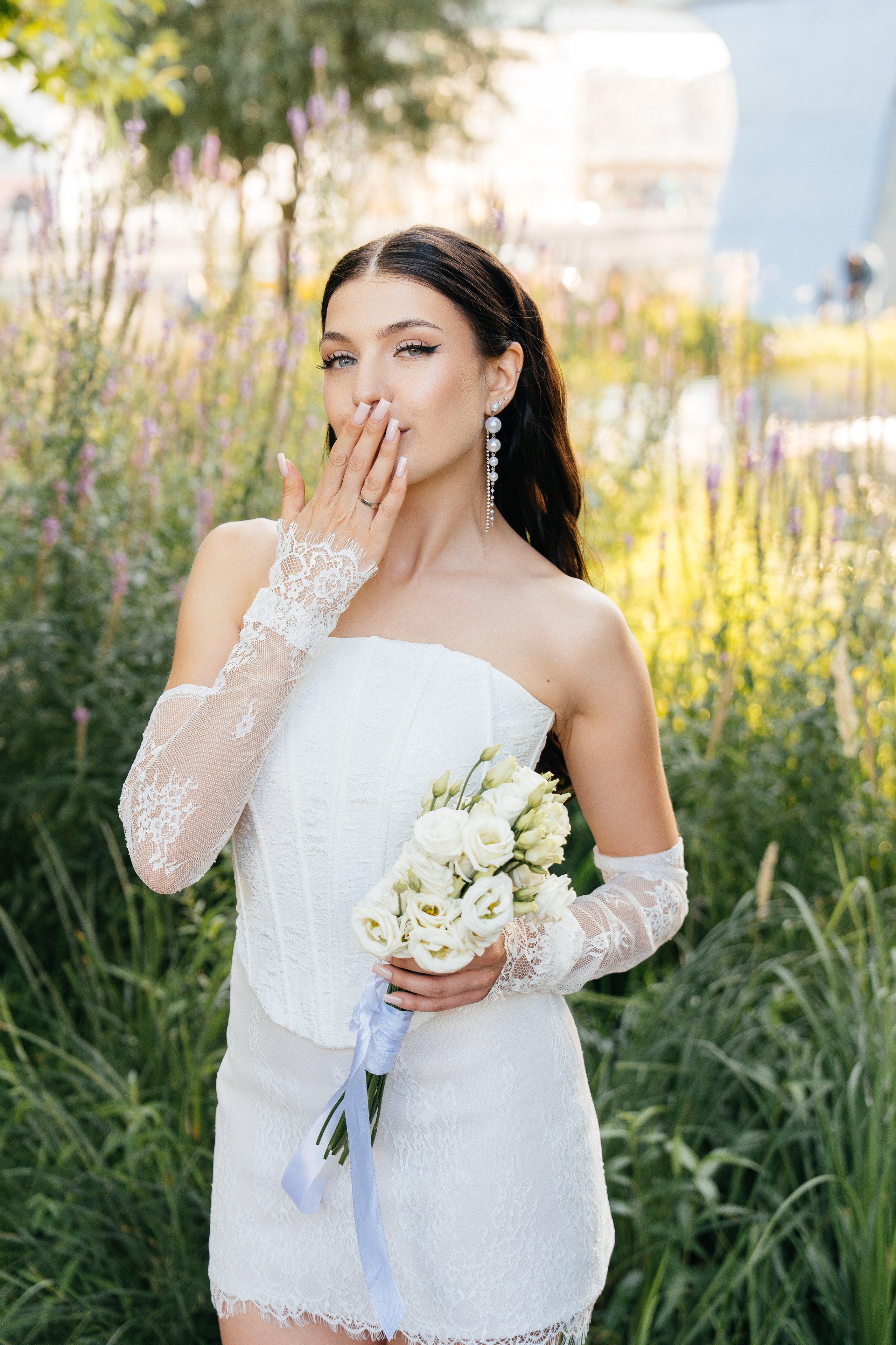 Свадебная фотосессия в Москве у высотки на Котельнической набережной. Свадебный фотограф в Москве Анна Полушина