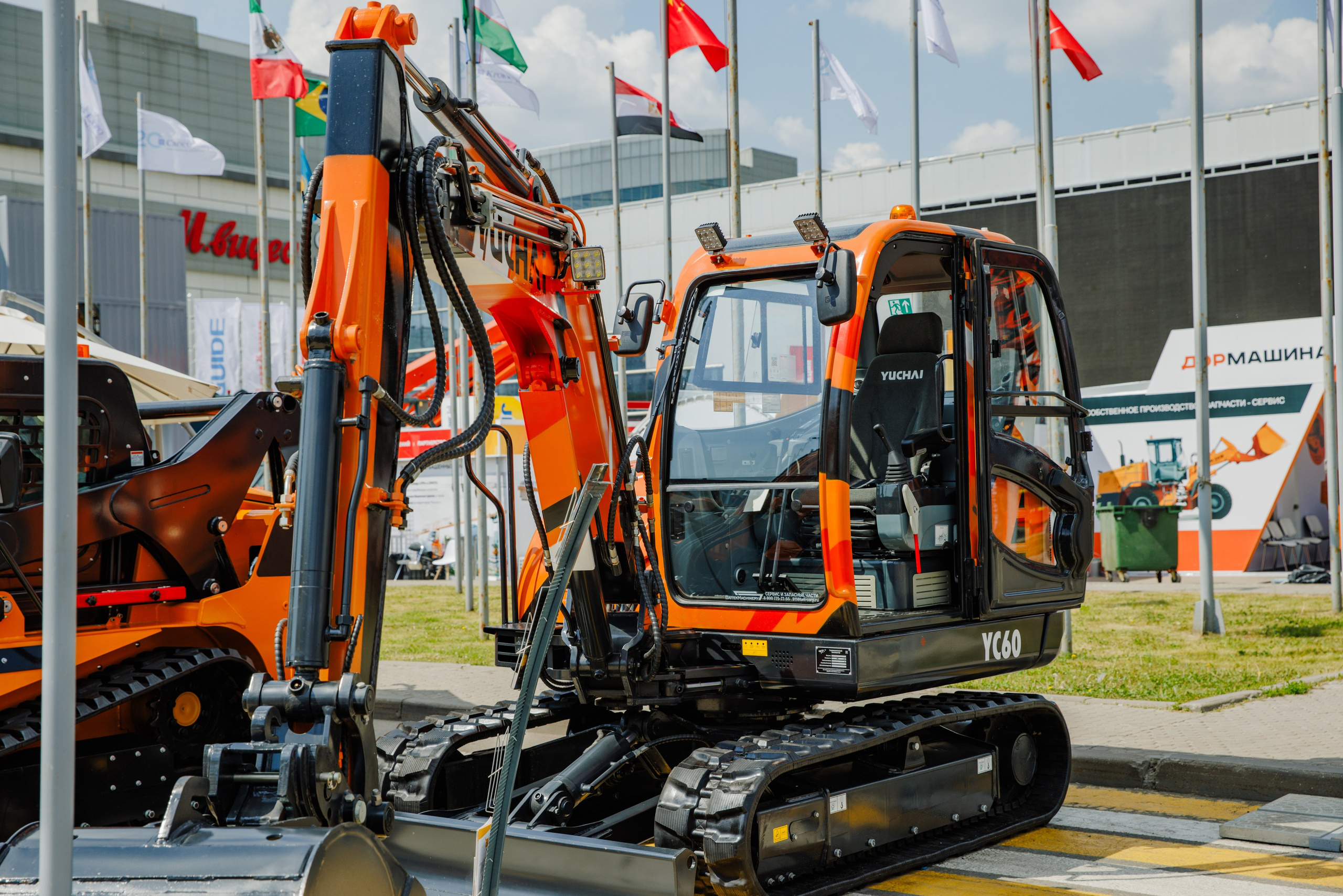 Выставка Спец. Техники. Фотограф Москва Шептаев Артём