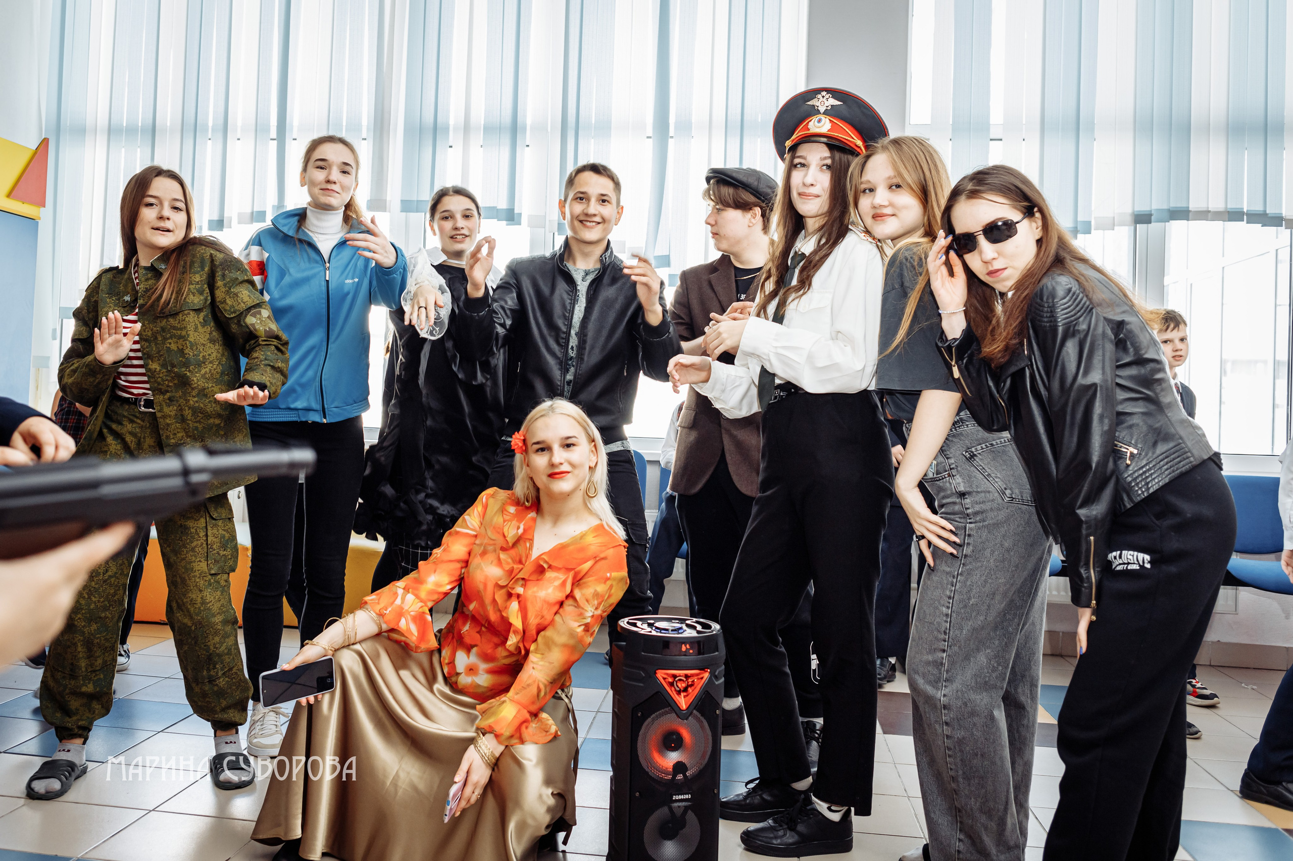 Фото выпуск 11 класс. Свадебный фотограф Марина Суворова и видеооператор Олег Петров