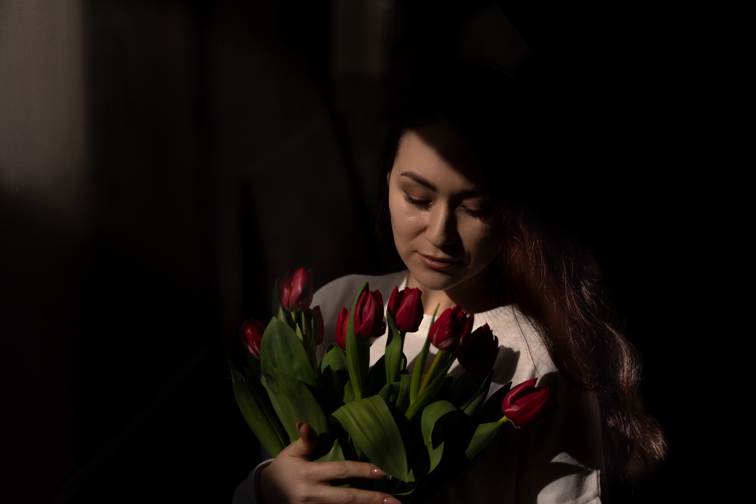 Фотосессия в теплице с тюльпанами. Свадебный фотограф Астрахань